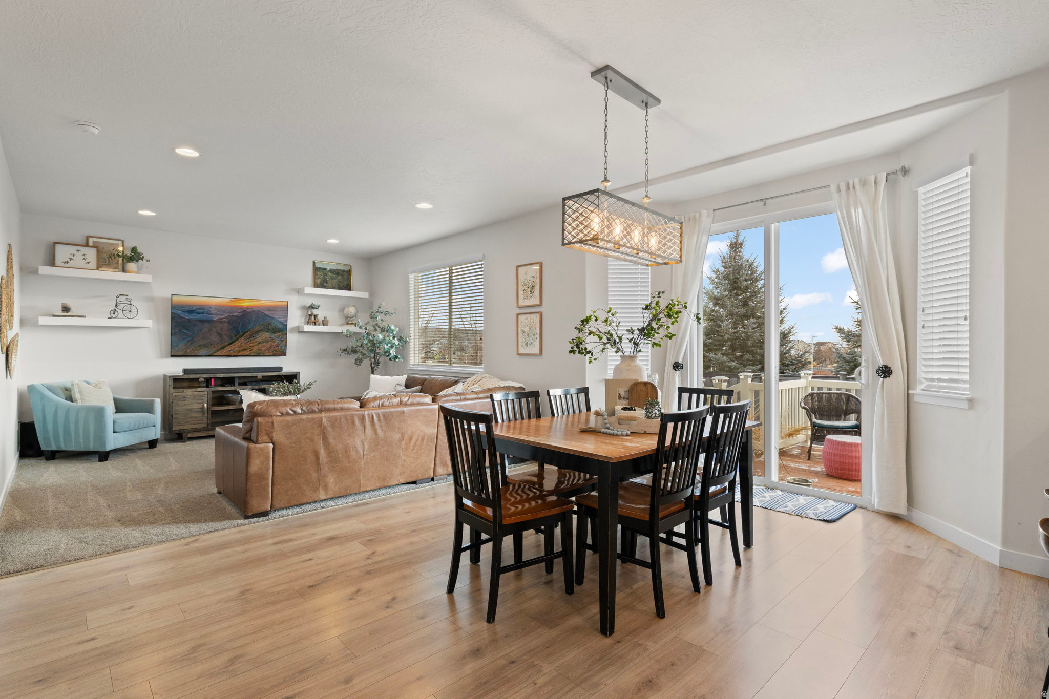 Eagle Mountain, Utah, 84005, United States, 5 Bedrooms Bedrooms, ,4 BathroomsBathrooms,Residential,For Sale,2003166