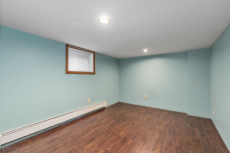 Garwood Boro, New Jersey, 07027, United States, 3 Bedrooms Bedrooms, ,2 BathroomsBathrooms,Residential,For Sale,1908282