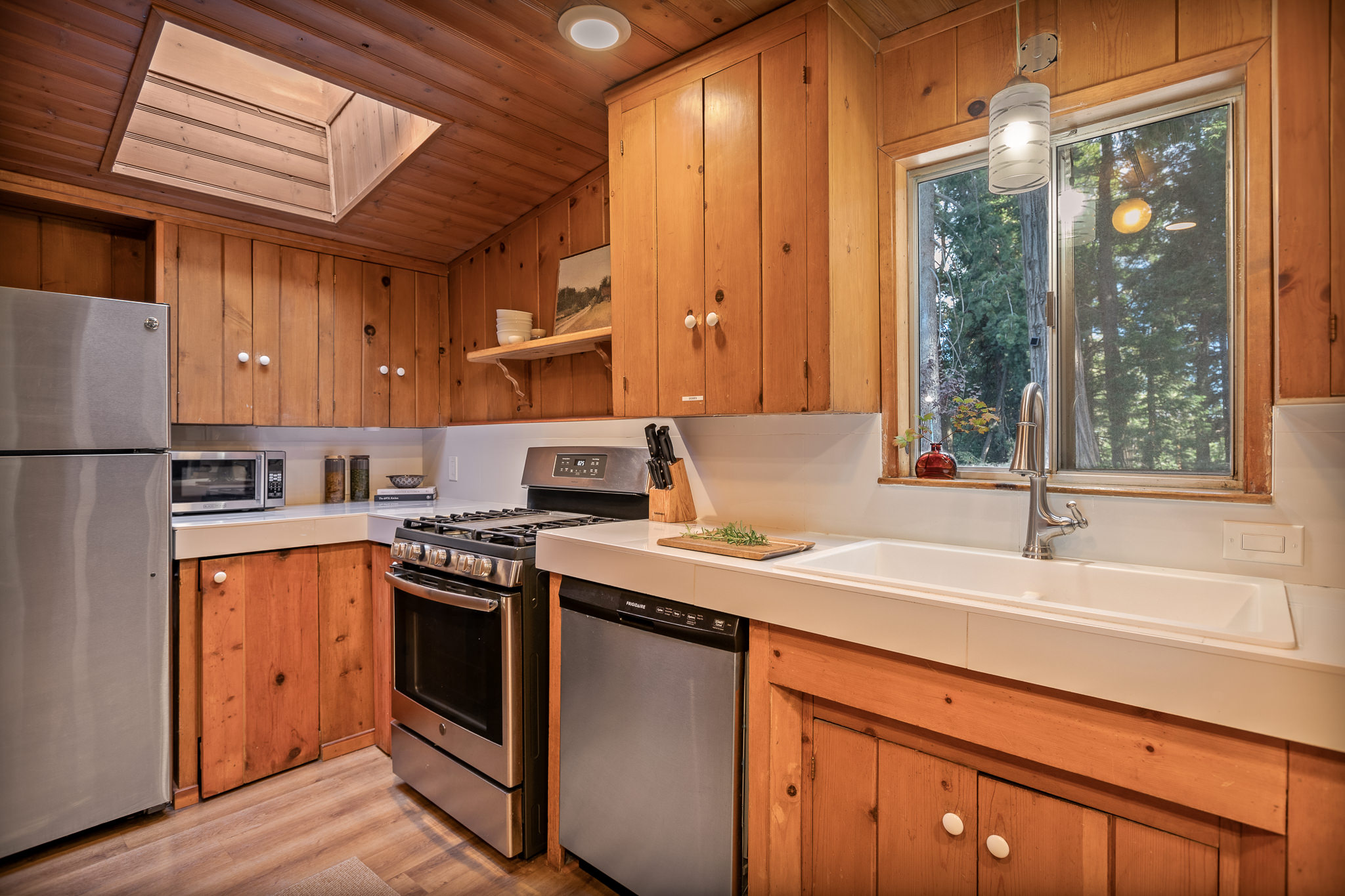  24251 Great View Drive, Crestline, CA 92325 - 物件實景