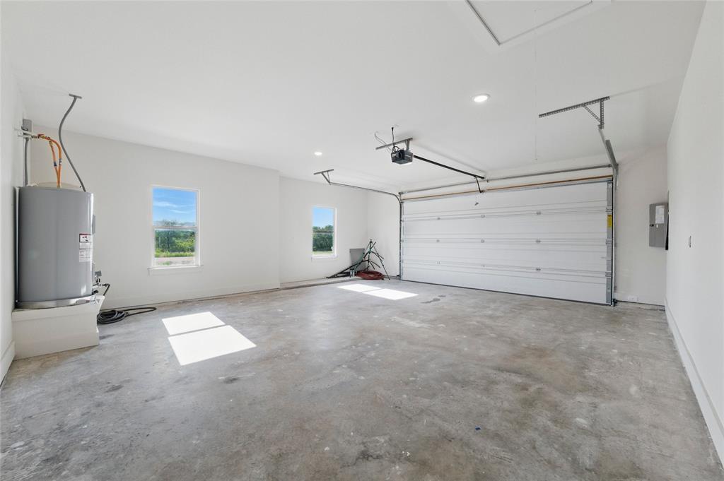 Weatherford, Texas, 76087, United States, 4 Bedrooms Bedrooms, ,3 BathroomsBathrooms,Residential,For Sale,1888737