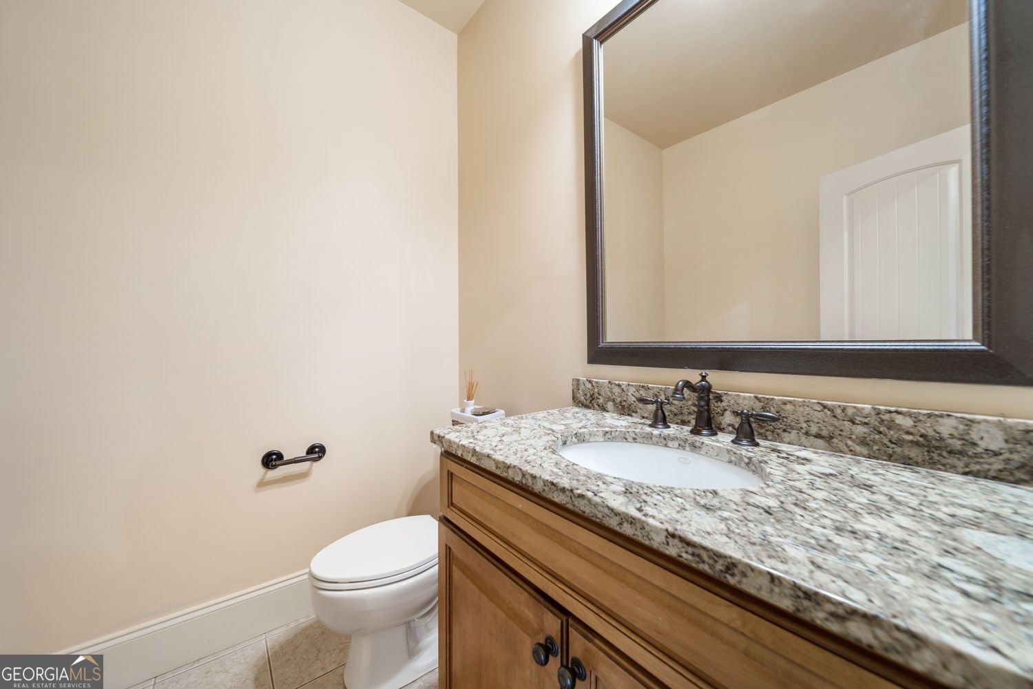 Snellville, Georgia, 30078, United States, 4 Bedrooms Bedrooms, ,5 BathroomsBathrooms,Residential,For Sale,1992513