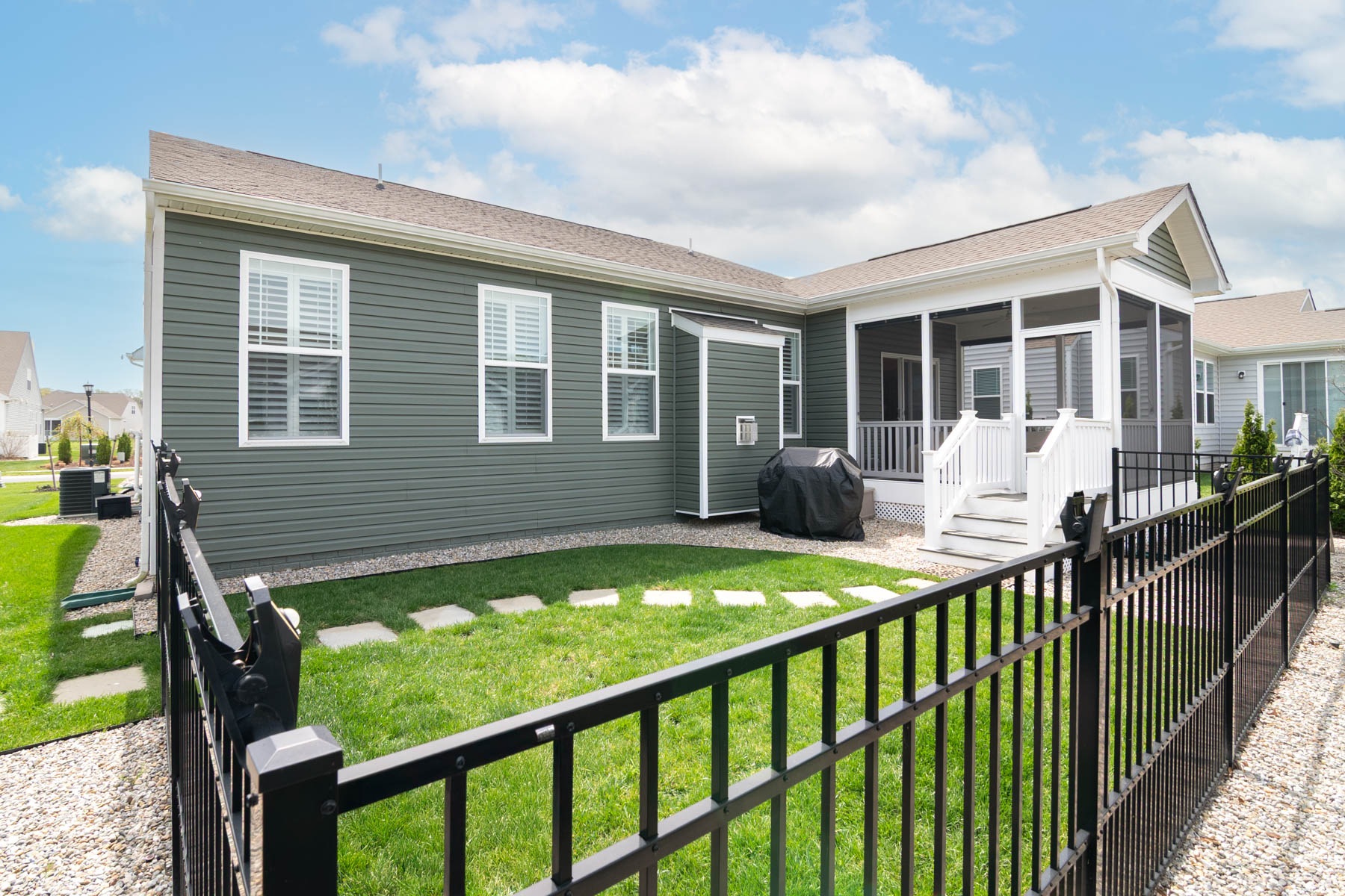  25087 Treeview Lane - 物件實景