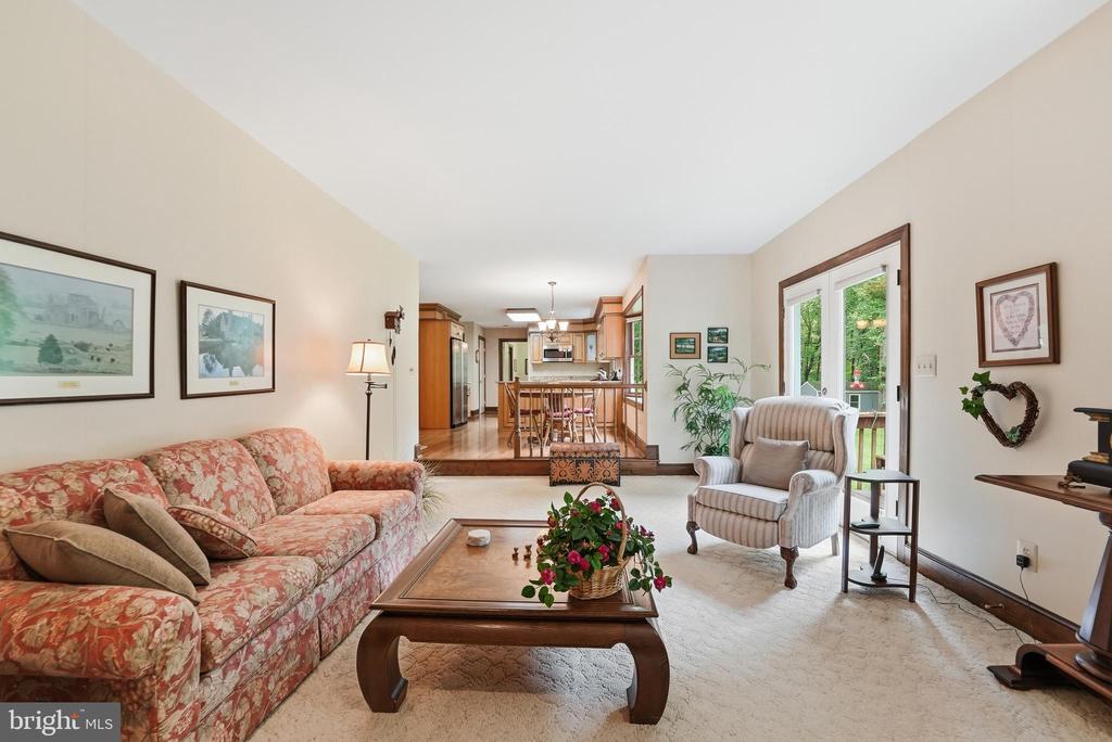 Warrenton, Virginia, 20187, United States, 4 Bedrooms Bedrooms, ,3 BathroomsBathrooms,Residential,For Sale,2048505