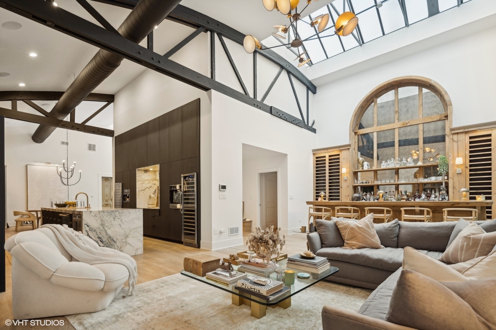 Chicago, Illinois, 60639, United States, 4 Bedrooms Bedrooms, ,4 BathroomsBathrooms,Residential,For Sale,1942244