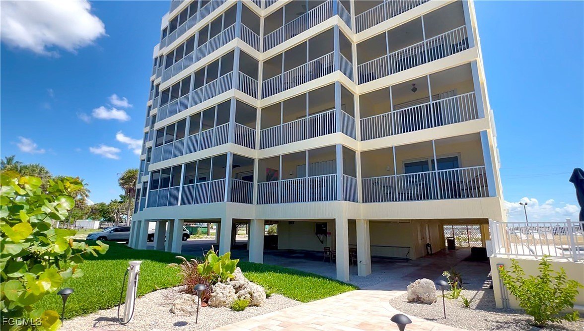 Fort Myers Beach, Florida, 33931, United States, 1 Bedroom Bedrooms, ,1 BathroomBathrooms,Residential,For Sale,1979475