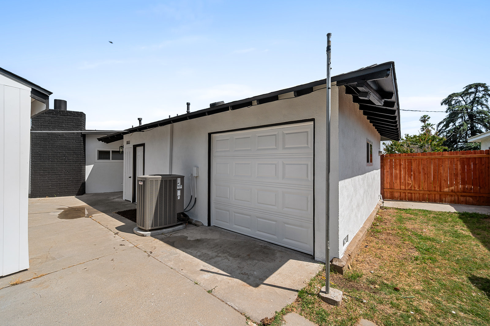 Rialto, California, 92376, United States, 4 Bedrooms Bedrooms, ,2 BathroomsBathrooms,Residential,For Sale,1878686