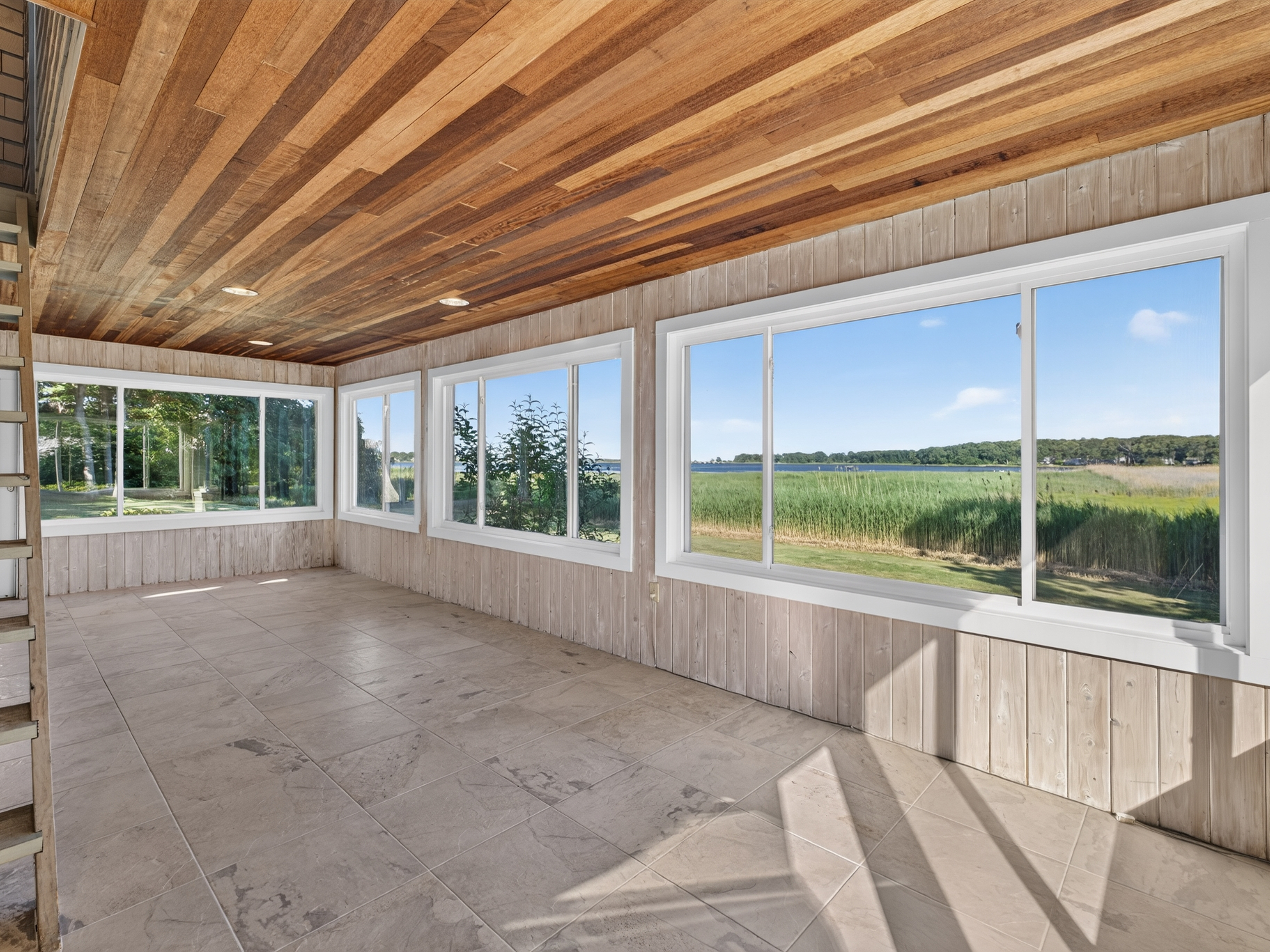  Contemporary Coastal Elegance Meets Exceptional Privacy Along South Cove in Old - 物件實景