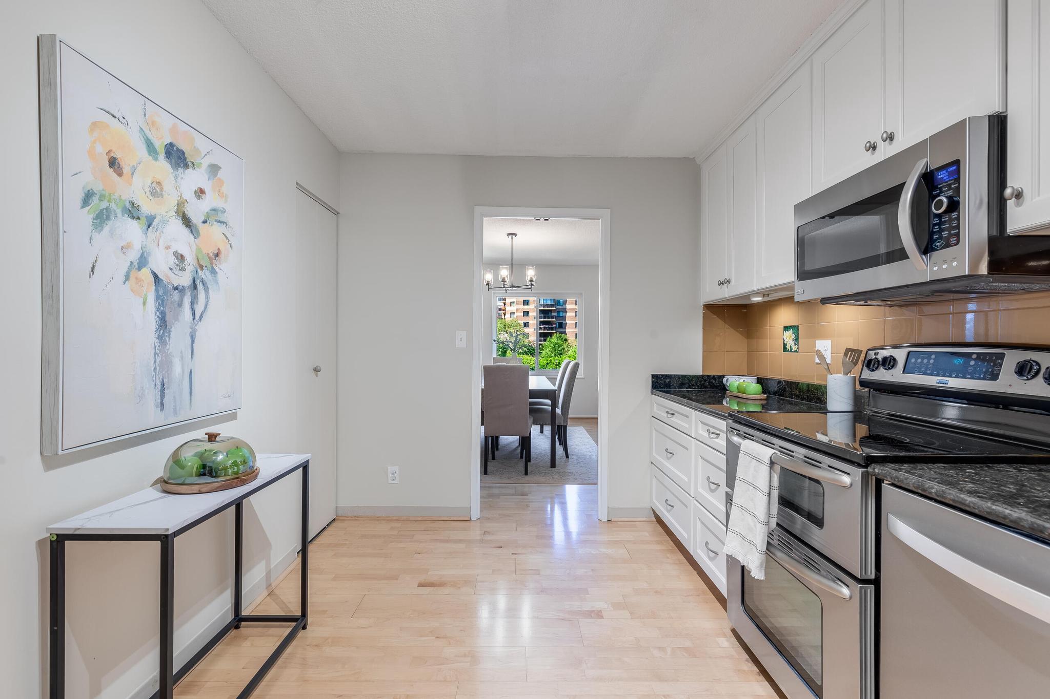  8360 Greensboro Drive, Mclean, VA, 22102 - 物件實景