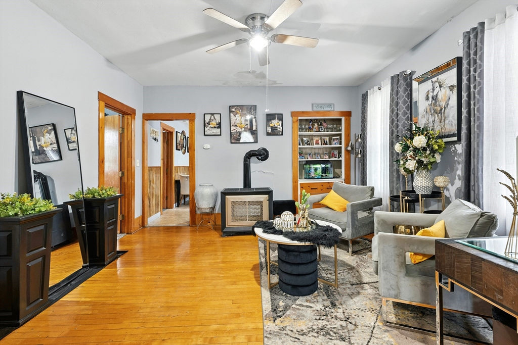 Worcester, Massachusetts, 01603, United States, 9 Bedrooms Bedrooms, ,3 BathroomsBathrooms,Residential,For Sale,1927945
