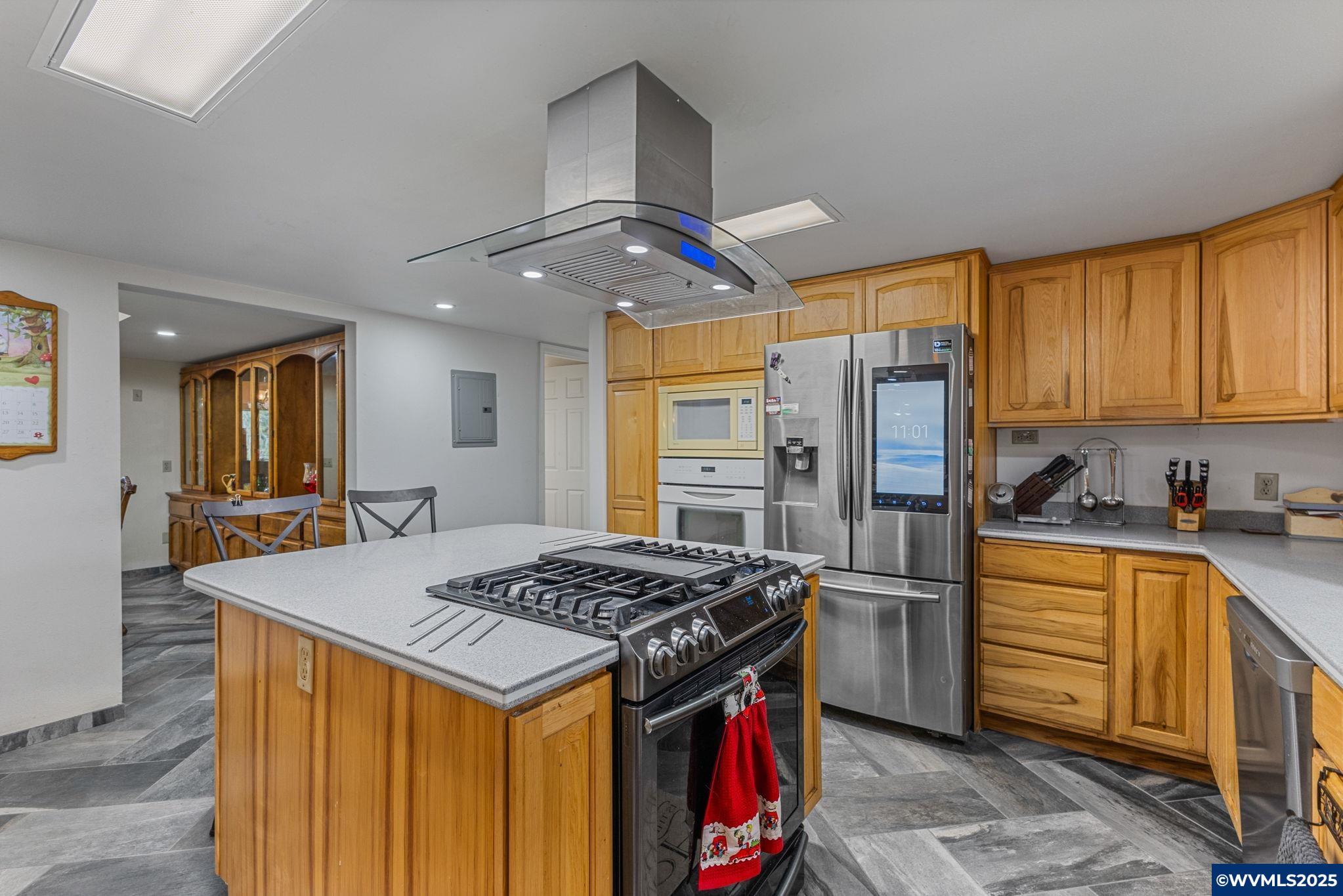 Salem, Oregon, 97317, United States, 6 Bedrooms Bedrooms, ,4 BathroomsBathrooms,Residential,For Sale,1907715