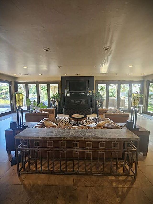 Carlsbad, New Mexico, 88220, United States, 5 Bedrooms Bedrooms, ,5 BathroomsBathrooms,Residential,For Sale,1984272