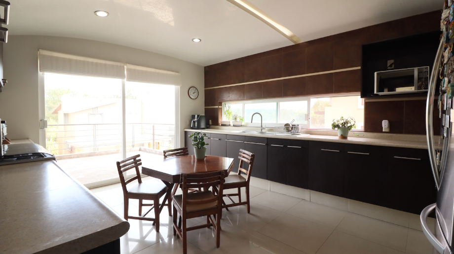 Morelia, Michoacán de Ocampo, 58350, Mexico, 4 Bedrooms Bedrooms, ,4 BathroomsBathrooms,Residential,For Sale,1998426