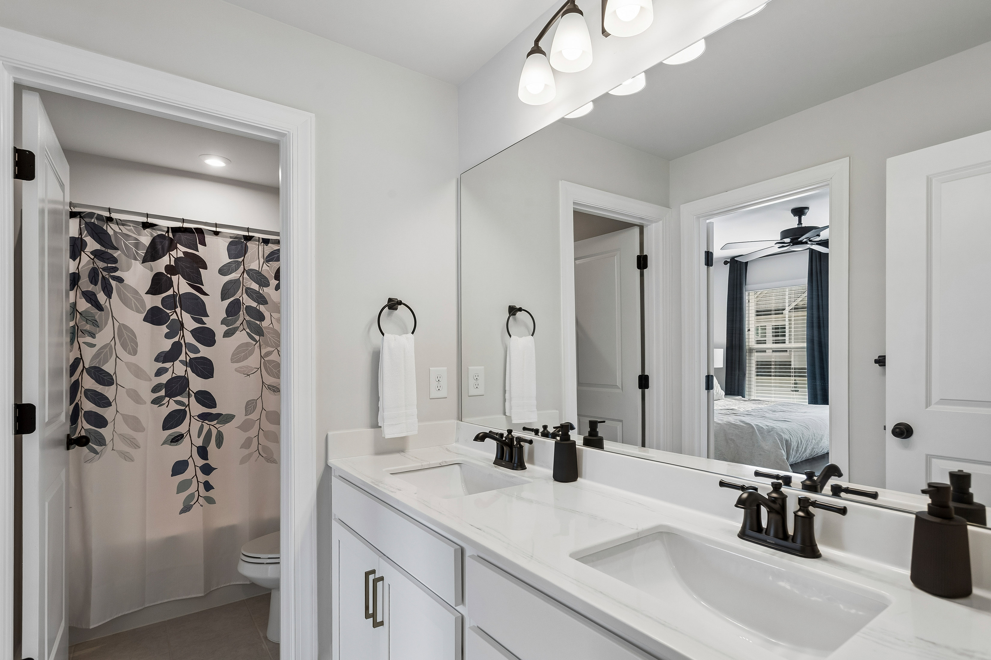  Stunning Home on Desirable Corner Lot in Beautiful New Gated Community - 物件實景