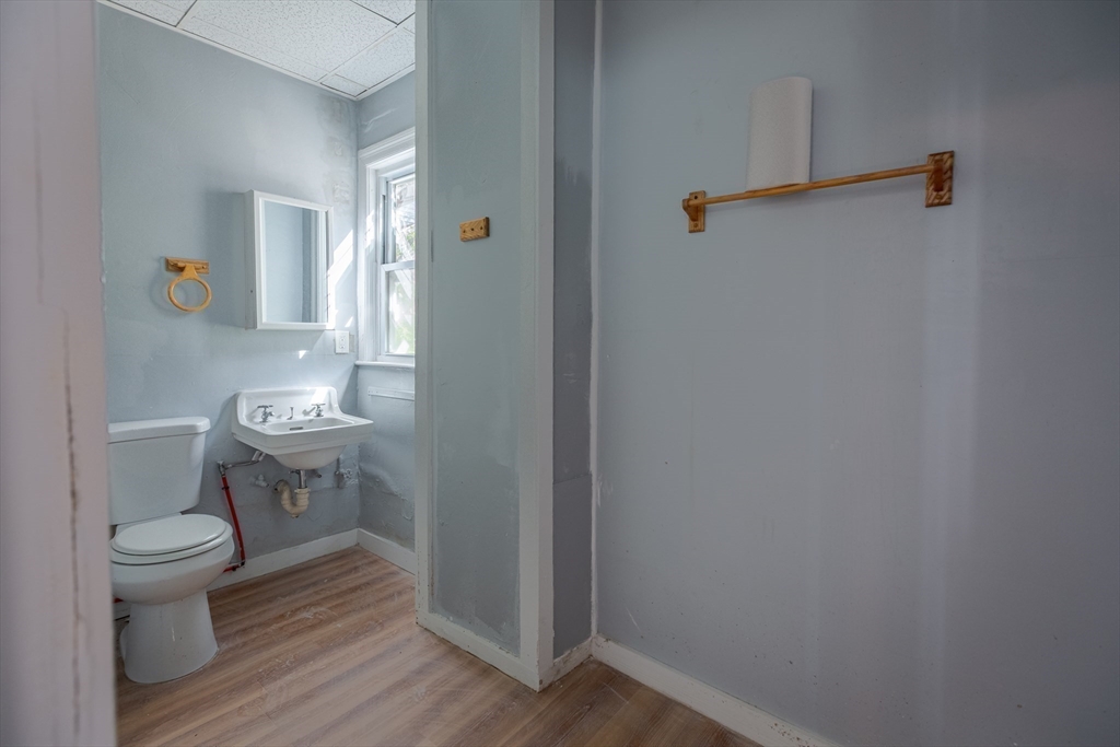 Worcester, Massachusetts, 01604, United States, 8 Bedrooms Bedrooms, ,4 BathroomsBathrooms,Residential,For Sale,1981131