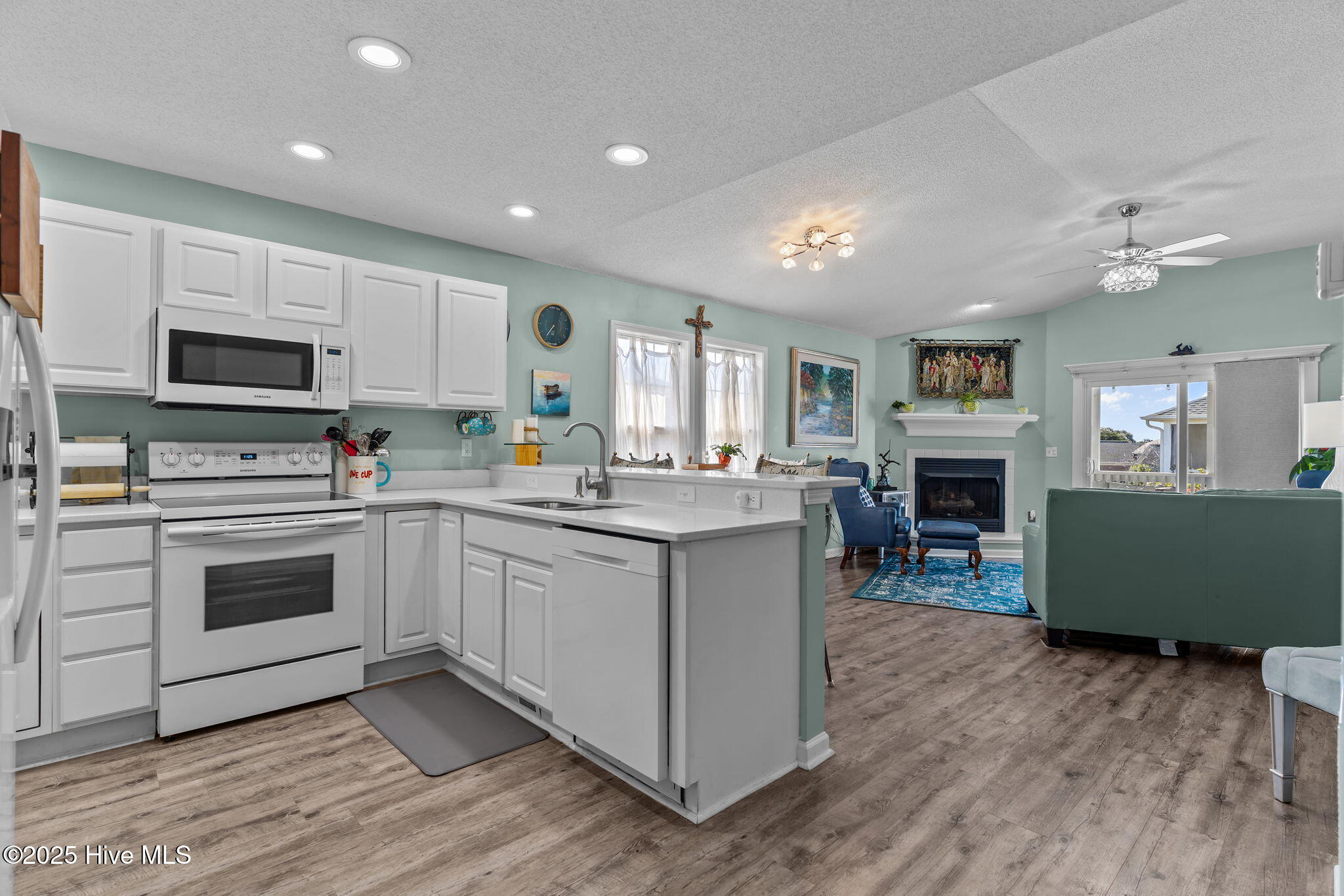 Kure Beach, North Carolina, 28449, United States, 3 Bedrooms Bedrooms, ,3 BathroomsBathrooms,Residential,For Sale,2001230