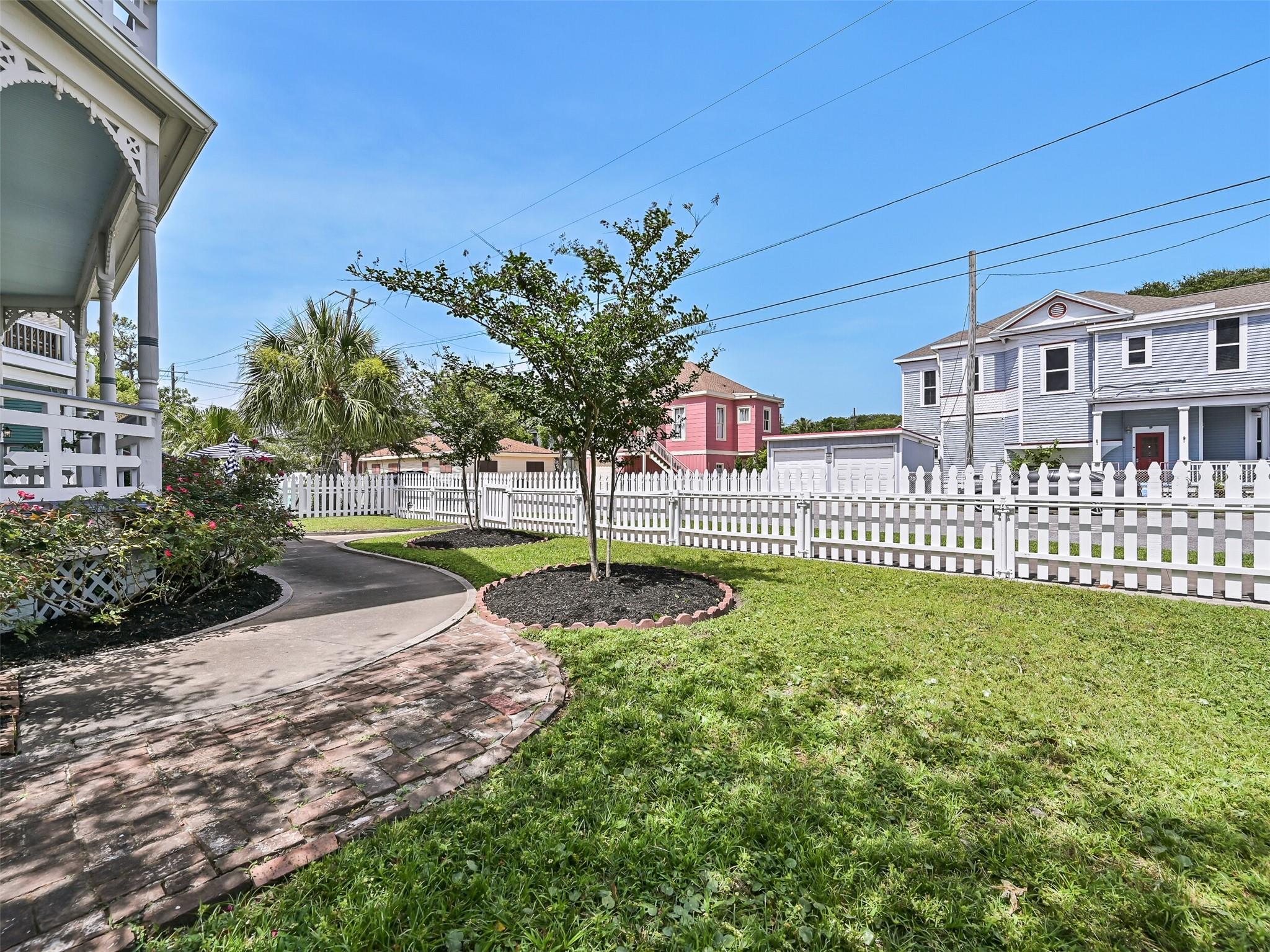 Galveston, Texas, 77550, United States, 4 Bedrooms Bedrooms, ,3 BathroomsBathrooms,Residential,For Sale,1818461