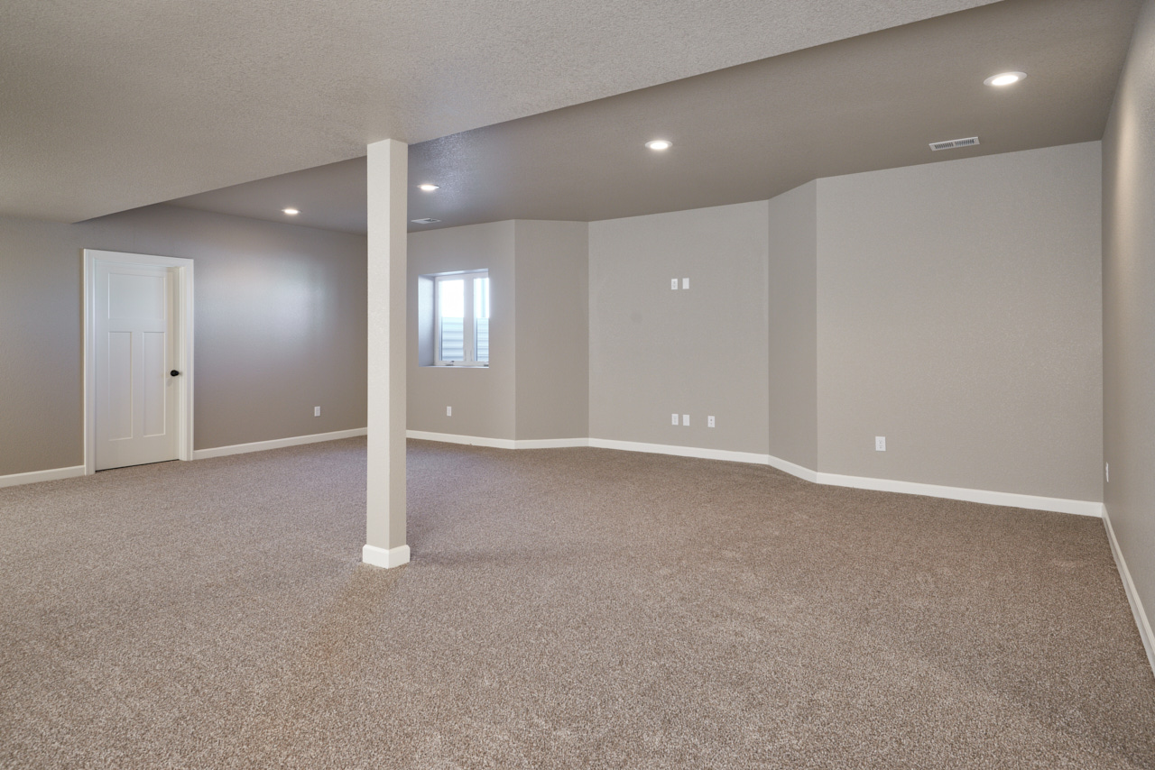 Cheyenne, Wyoming, 82009, United States, 3 Bedrooms Bedrooms, ,2 BathroomsBathrooms,Residential,For Sale,1982343