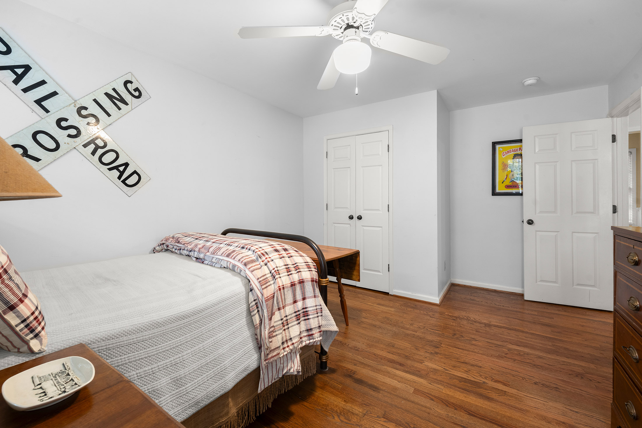  Beautifully Transformed Home in Lassiter School District - 物件實景