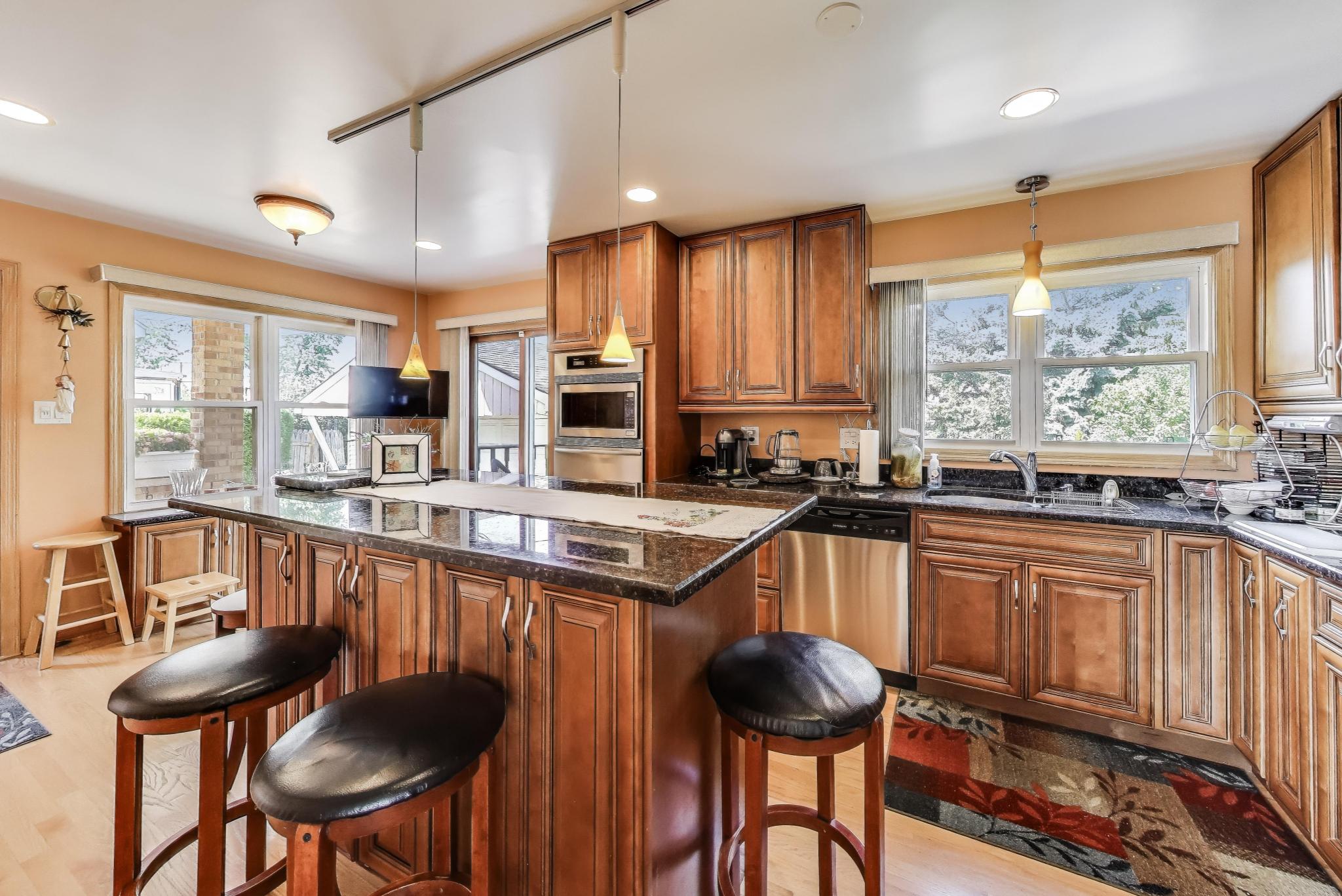 Harwood Heights, Illinois, 60706, United States, 2 Bedrooms Bedrooms, ,Residential,For Sale,1928738