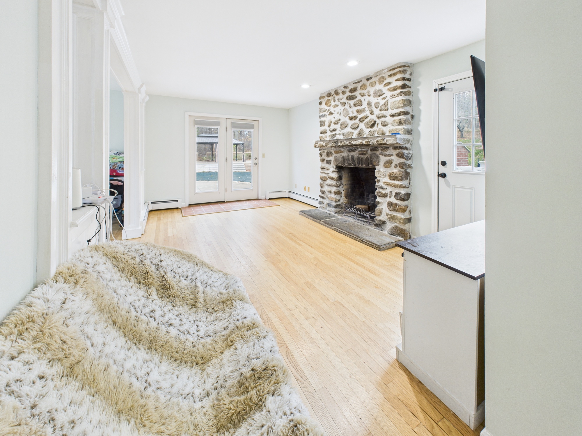 Prospect, Connecticut, 06712, United States, 4 Bedrooms Bedrooms, ,4 BathroomsBathrooms,Residential,For Sale,1987105