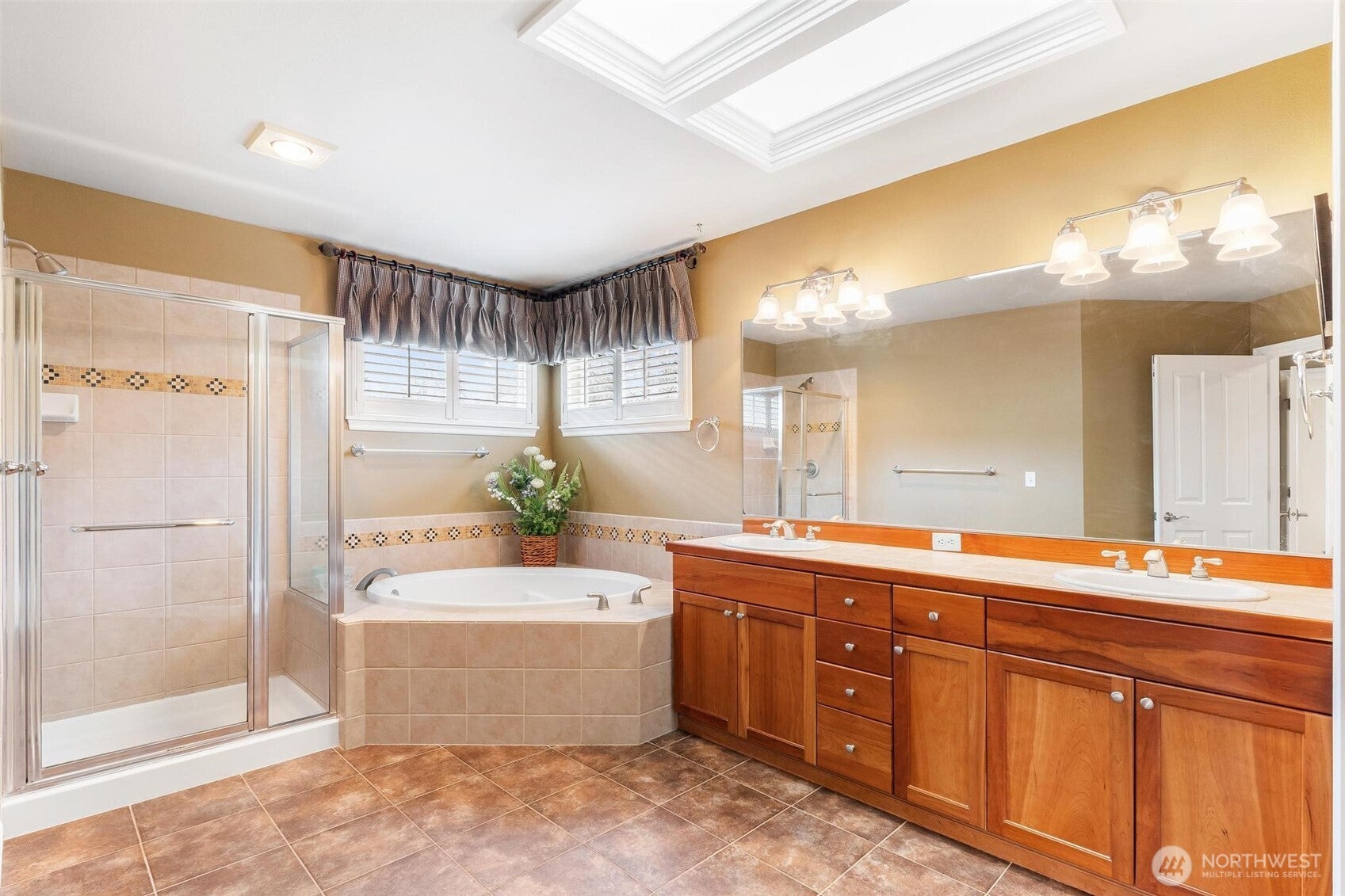 Mill Creek, Washington, 98012, United States, 5 Bedrooms Bedrooms, ,2 BathroomsBathrooms,Residential,For Sale,2034183