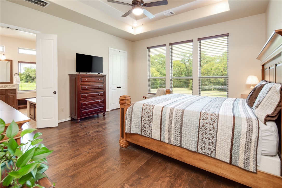 Iola, Texas, 77861, United States, 4 Bedrooms Bedrooms, ,3 BathroomsBathrooms,Residential,For Sale,1941842