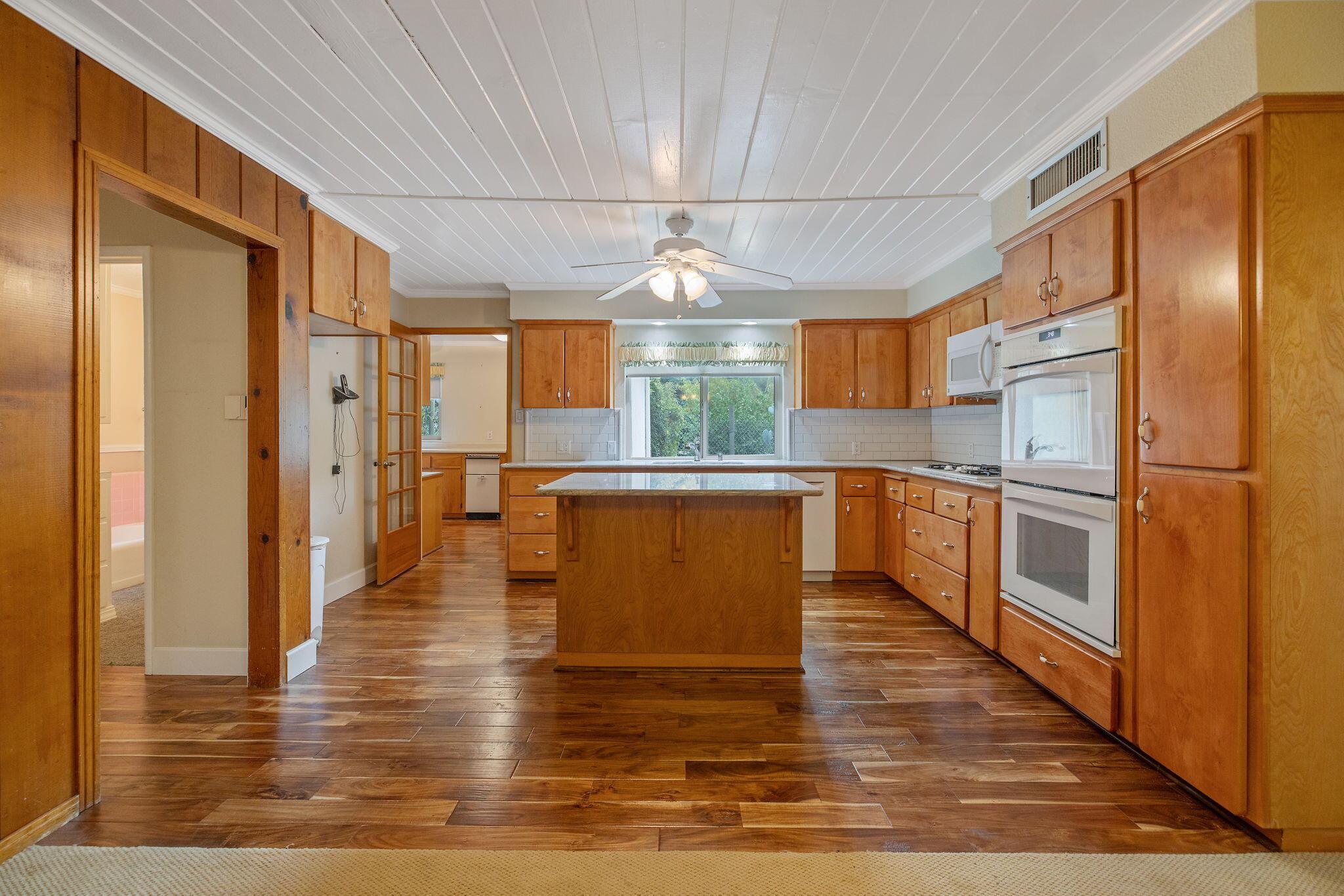 Fresno, California, 93722, United States, 3 Bedrooms Bedrooms, ,2 BathroomsBathrooms,Residential,For Sale,1984127