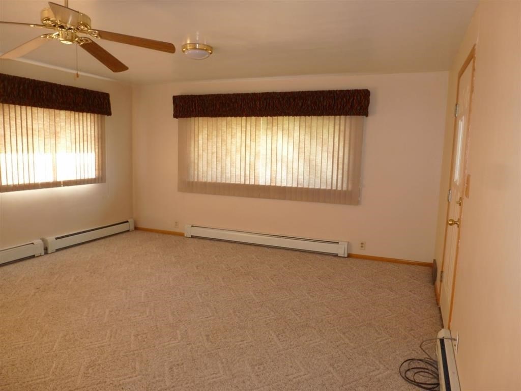 Plaza, North Dakota, 58771, United States, 3 Bedrooms Bedrooms, ,2 BathroomsBathrooms,Residential,For Sale,1981759