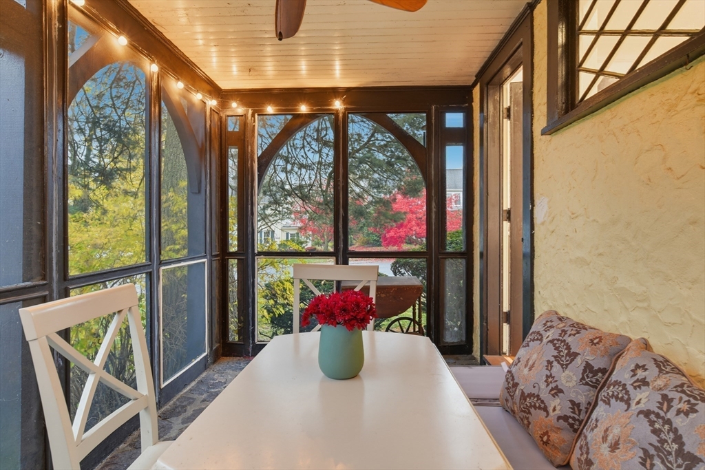 Holyoke, Massachusetts, 01040, United States, 5 Bedrooms Bedrooms, ,4 BathroomsBathrooms,Residential,For Sale,1991316