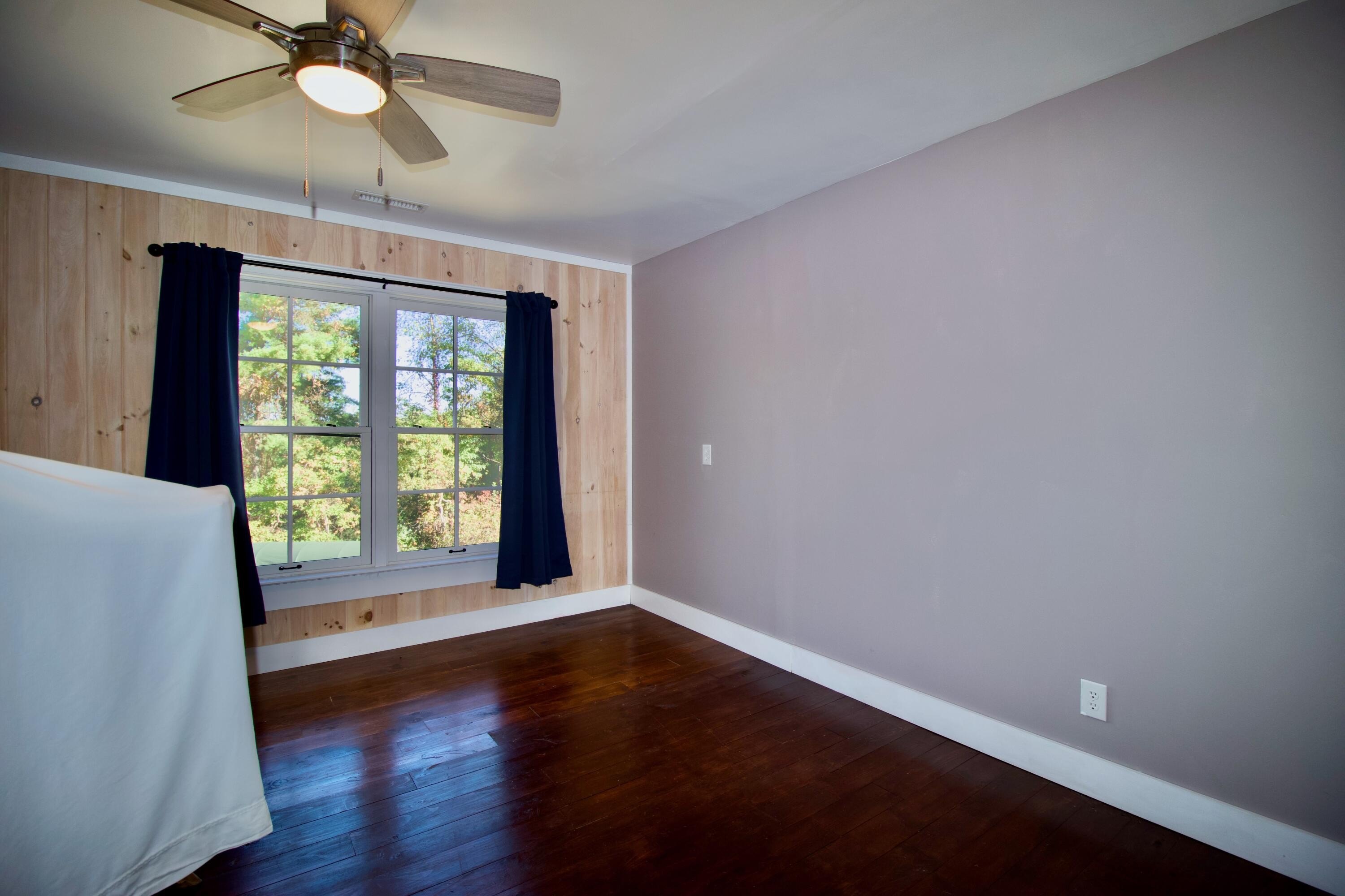 Hinton, West Virginia, 25951, United States, 3 Bedrooms Bedrooms, ,3 BathroomsBathrooms,Residential,For Sale,1770646