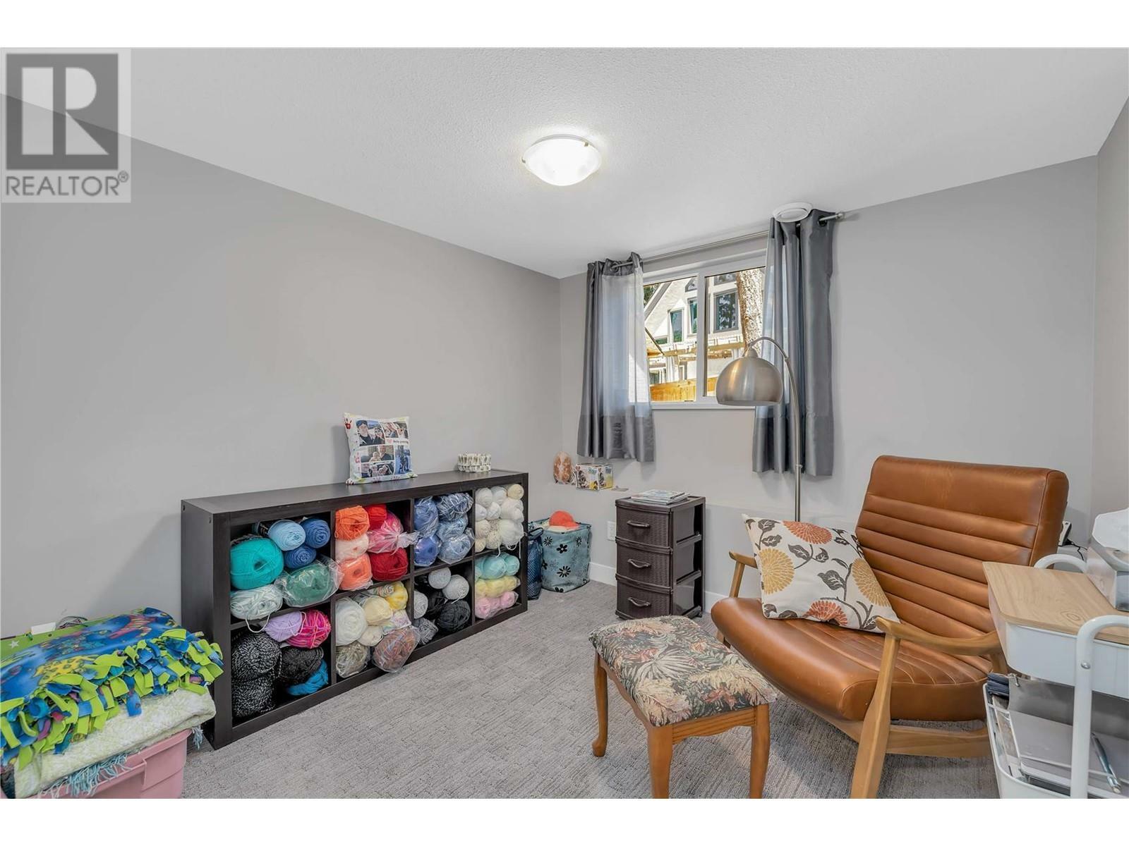 KELOWNA, British Columbia, V1Z 3W6, CA, 5 Bedrooms Bedrooms, ,3 BathroomsBathrooms,Residential,For Sale,1838987