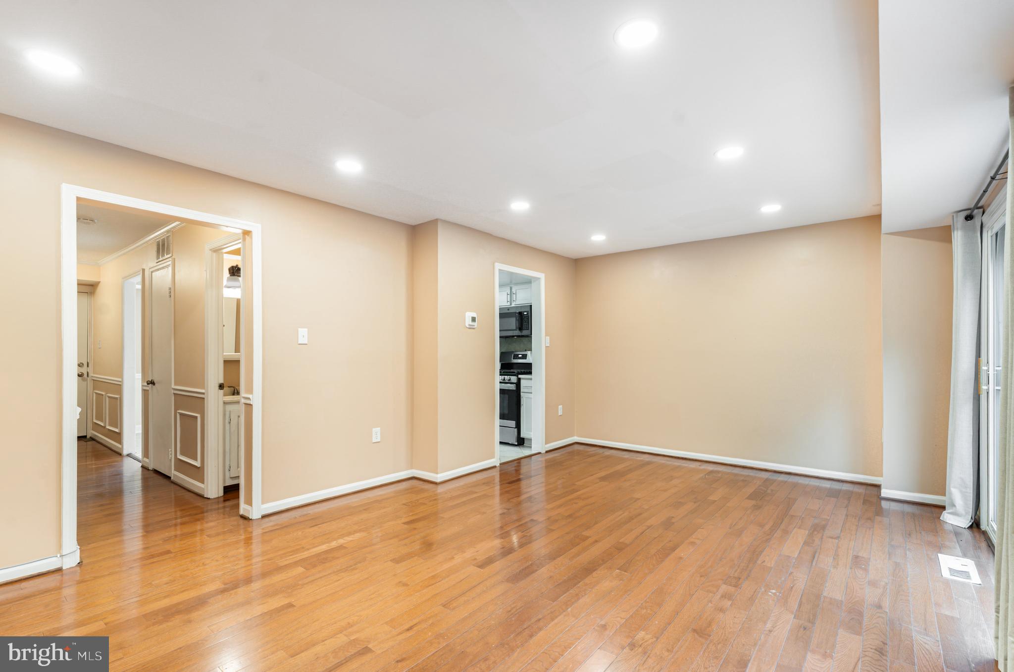 Lorton, Virginia, 22079, United States, 3 Bedrooms Bedrooms, ,4 BathroomsBathrooms,Residential,For Sale,1992469