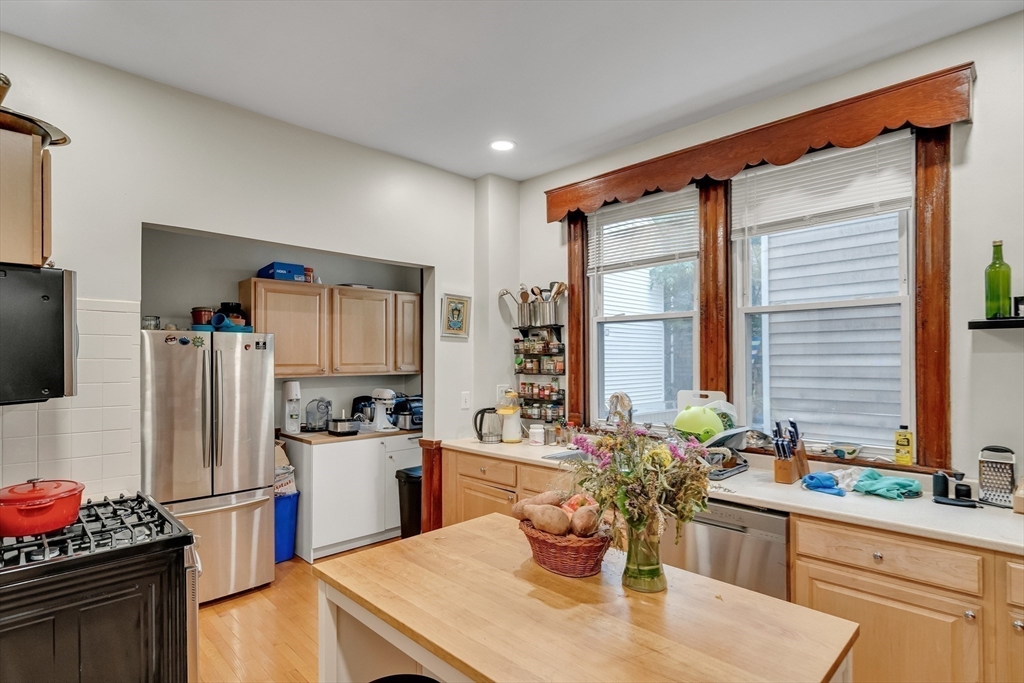 Cambridge, Massachusetts, 02139, United States, 22 Bedrooms Bedrooms, ,9 BathroomsBathrooms,Residential,For Sale,1903632