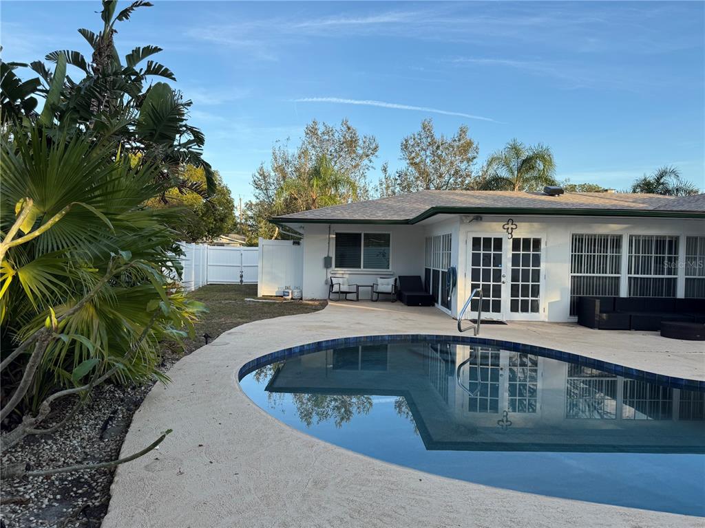 Sarasota, Florida, 34235, United States, 4 Bedrooms Bedrooms, ,3 BathroomsBathrooms,Residential,For Sale,1883388