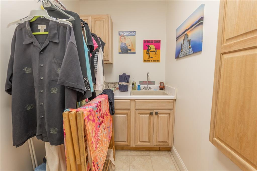 Cranston, Rhode Island, 02921, United States, 3 Bedrooms Bedrooms, ,3 BathroomsBathrooms,Residential,For Sale,1887248