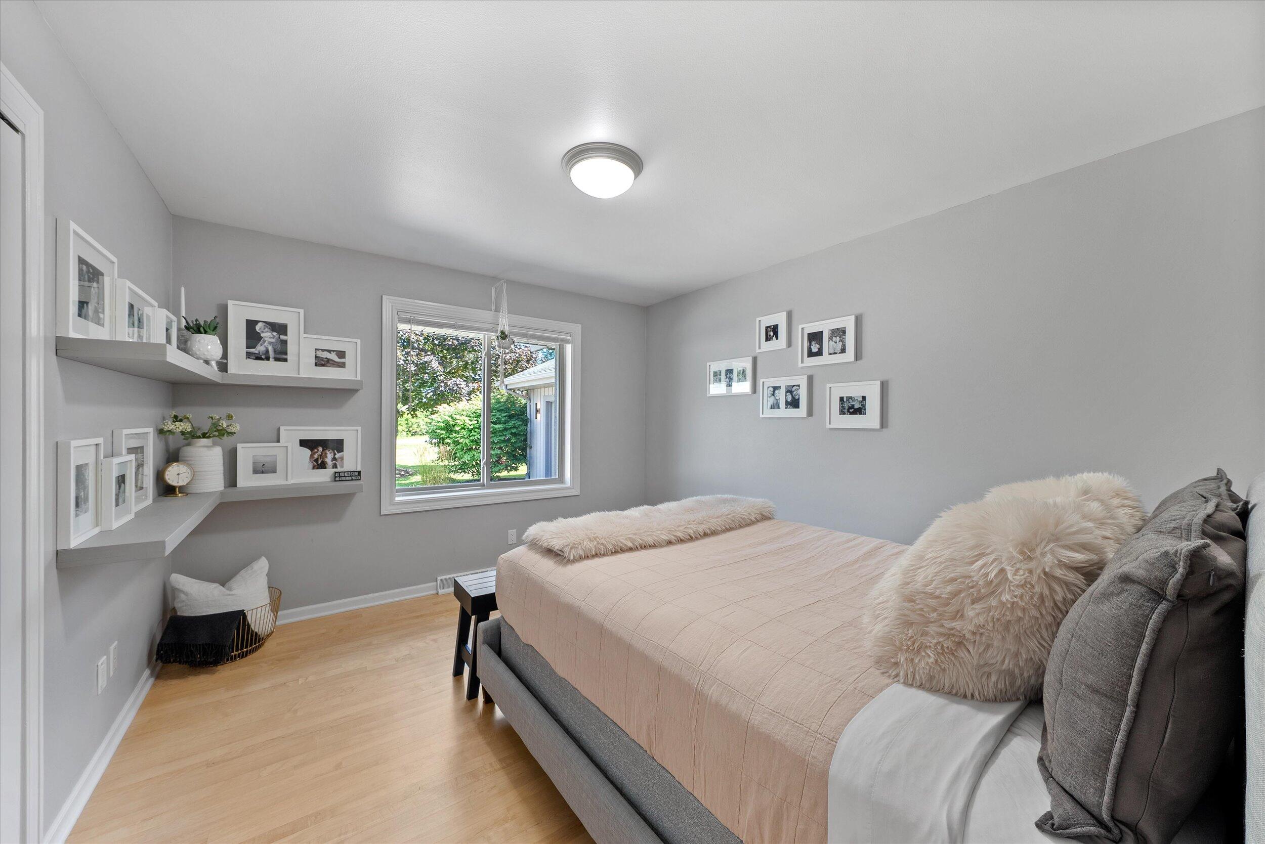 Grafton, Wisconsin, 53024, United States, 3 Bedrooms Bedrooms, ,2 BathroomsBathrooms,Residential,For Sale,1938836