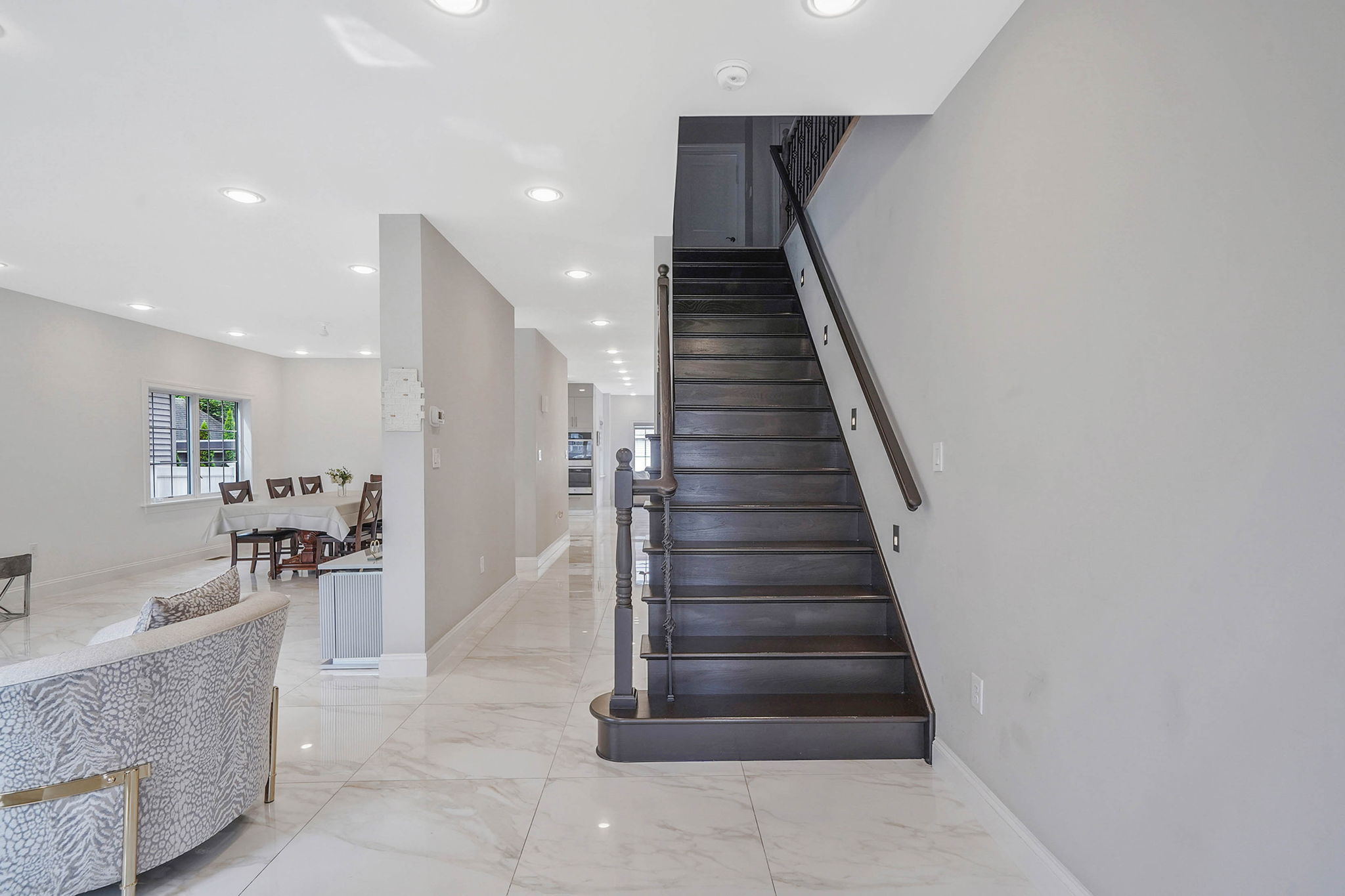 Cedarhurst, New York, 11516, United States, 5 Bedrooms Bedrooms, ,5 BathroomsBathrooms,Residential,For Sale,1851144