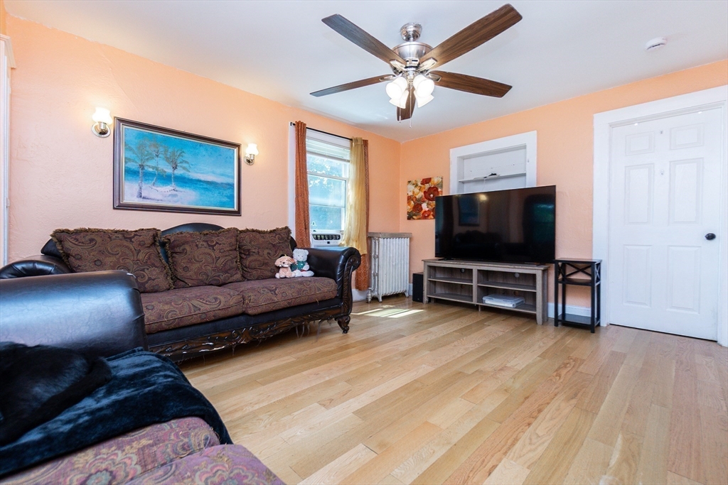 Revere, Massachusetts, 02151, United States, 3 Bedrooms Bedrooms, ,2 BathroomsBathrooms,Residential,For Sale,1942979
