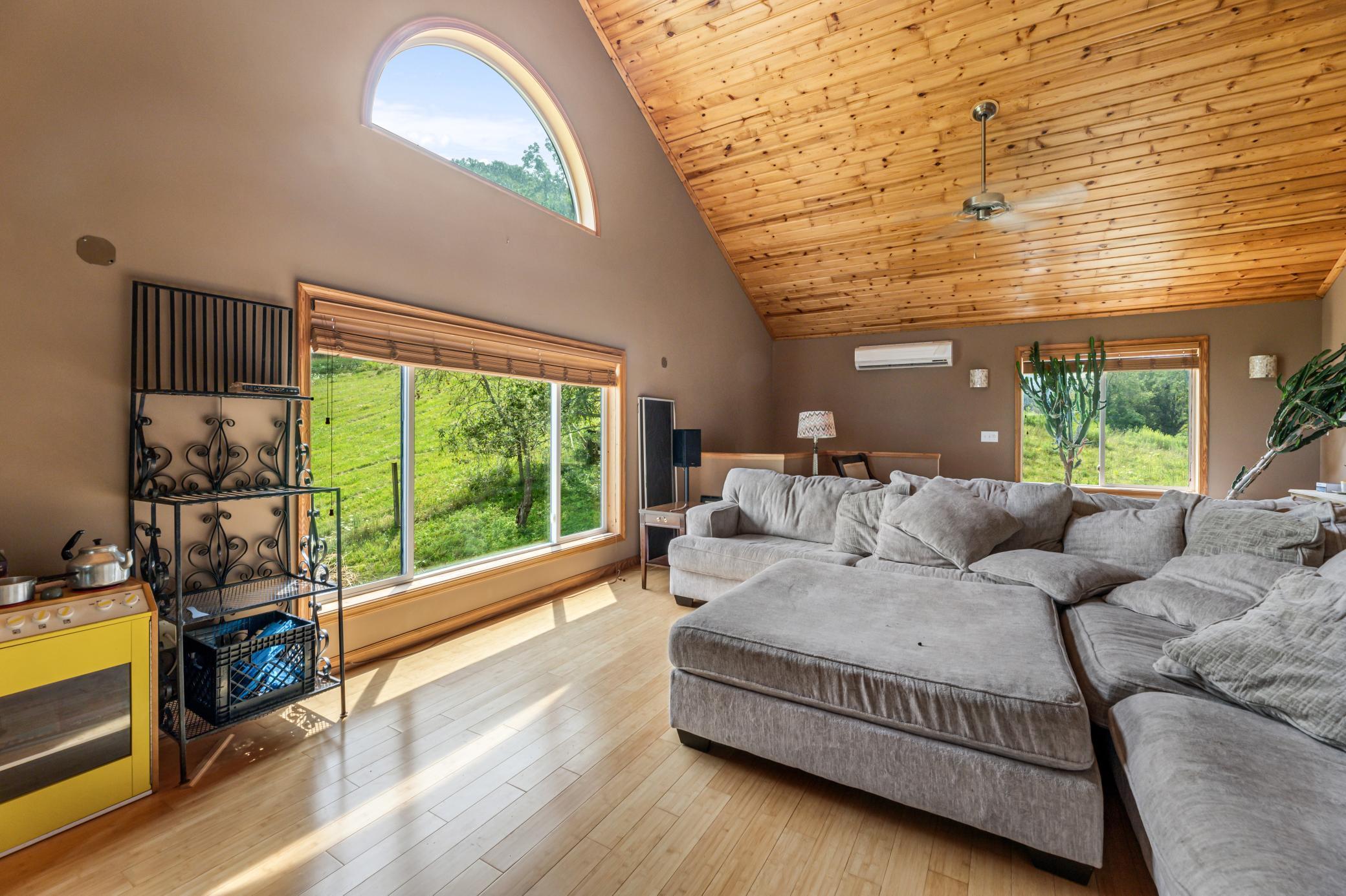 Winona, Minnesota, 55987, United States, 5 Bedrooms Bedrooms, ,2 BathroomsBathrooms,Residential,For Sale,2005788