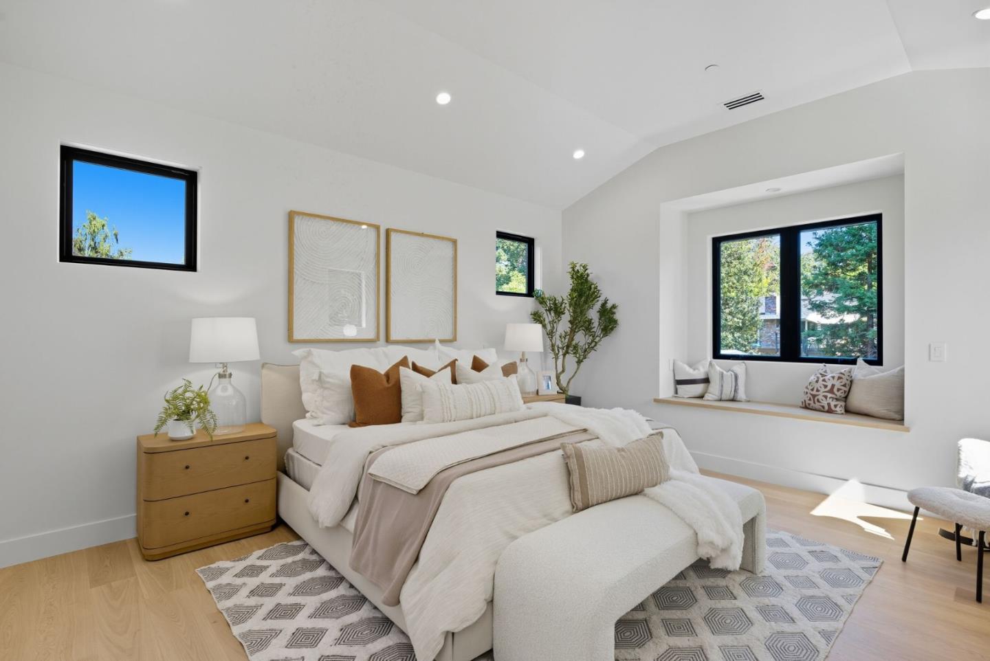 Menlo Park, California, 94025, United States, 6 Bedrooms Bedrooms, ,7 BathroomsBathrooms,Residential,For Sale,1947482