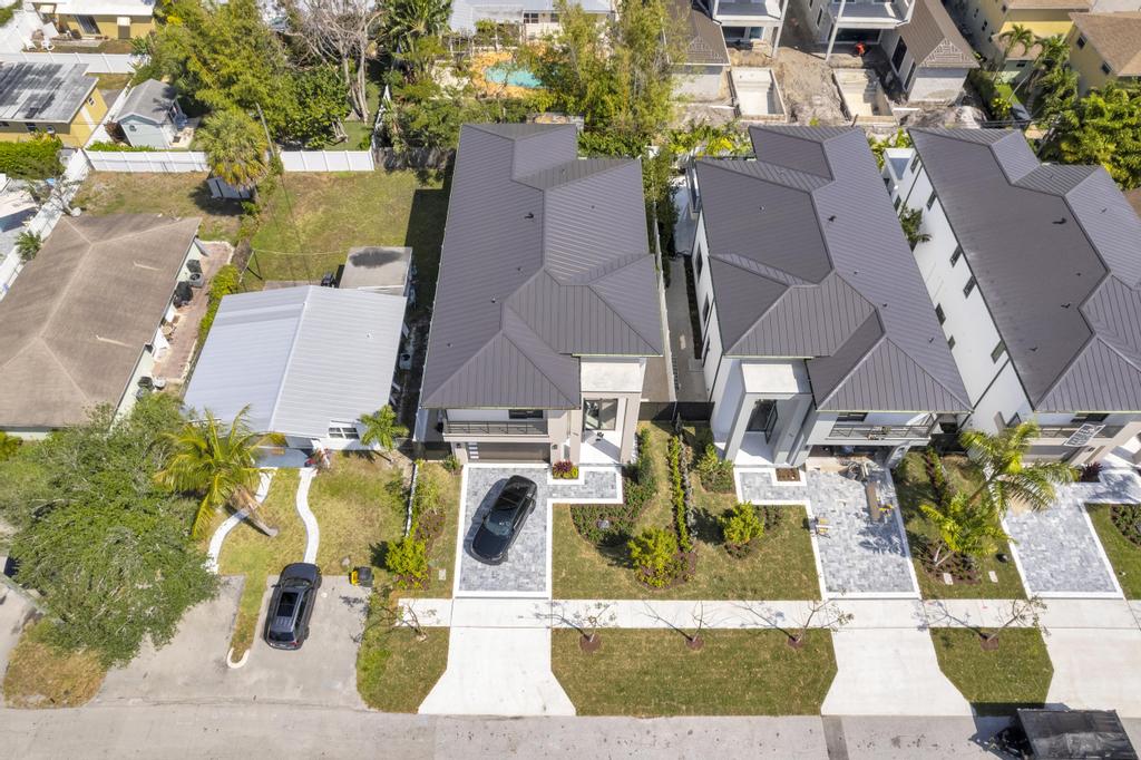 Delray Beach, Florida, 33444, United States, 4 Bedrooms Bedrooms, ,5 BathroomsBathrooms,Residential,For Sale,1974503