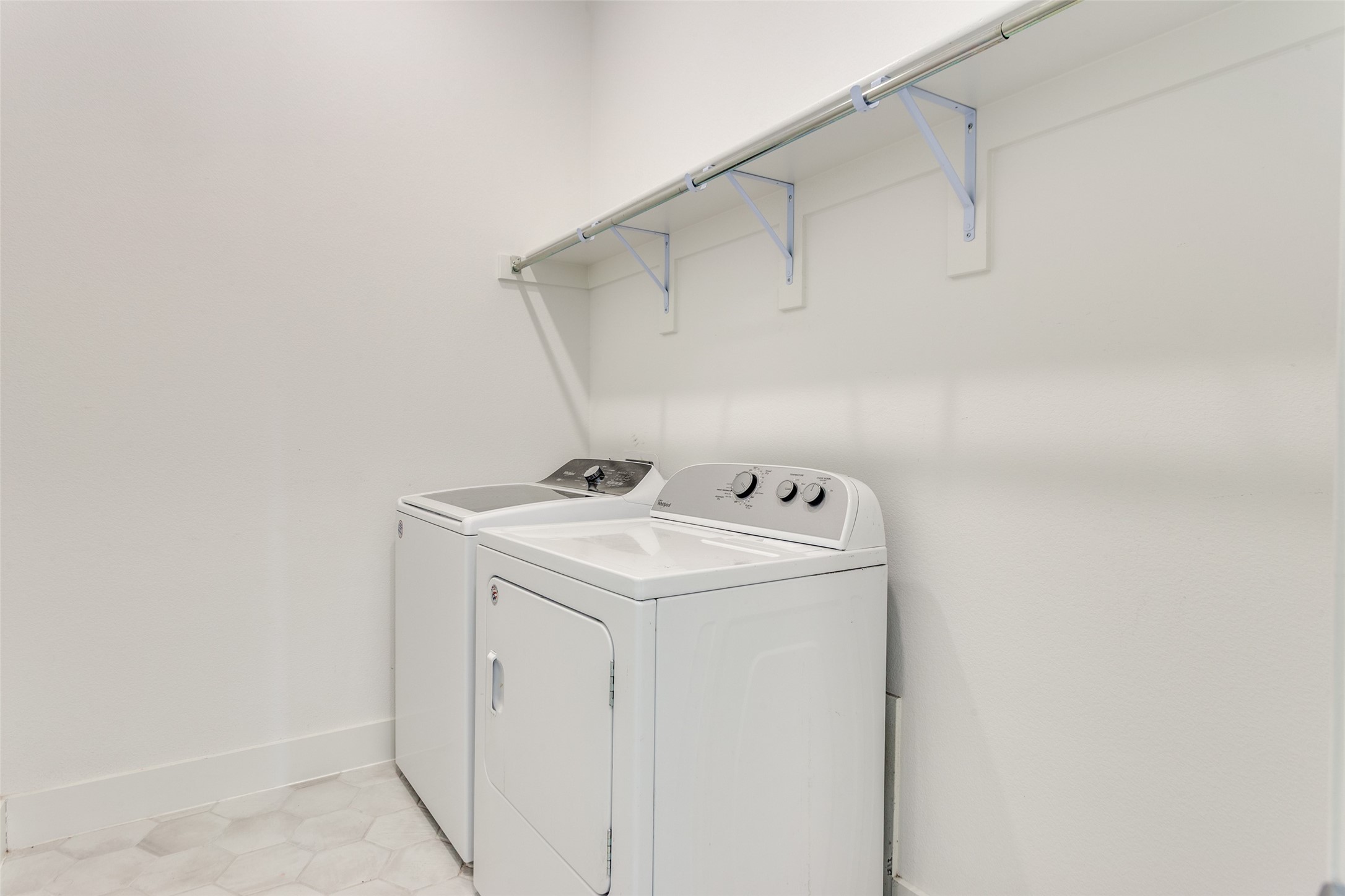 Mansfield, Texas, 76063, United States, 4 Bedrooms Bedrooms, ,4 BathroomsBathrooms,Residential,For Sale,1954630