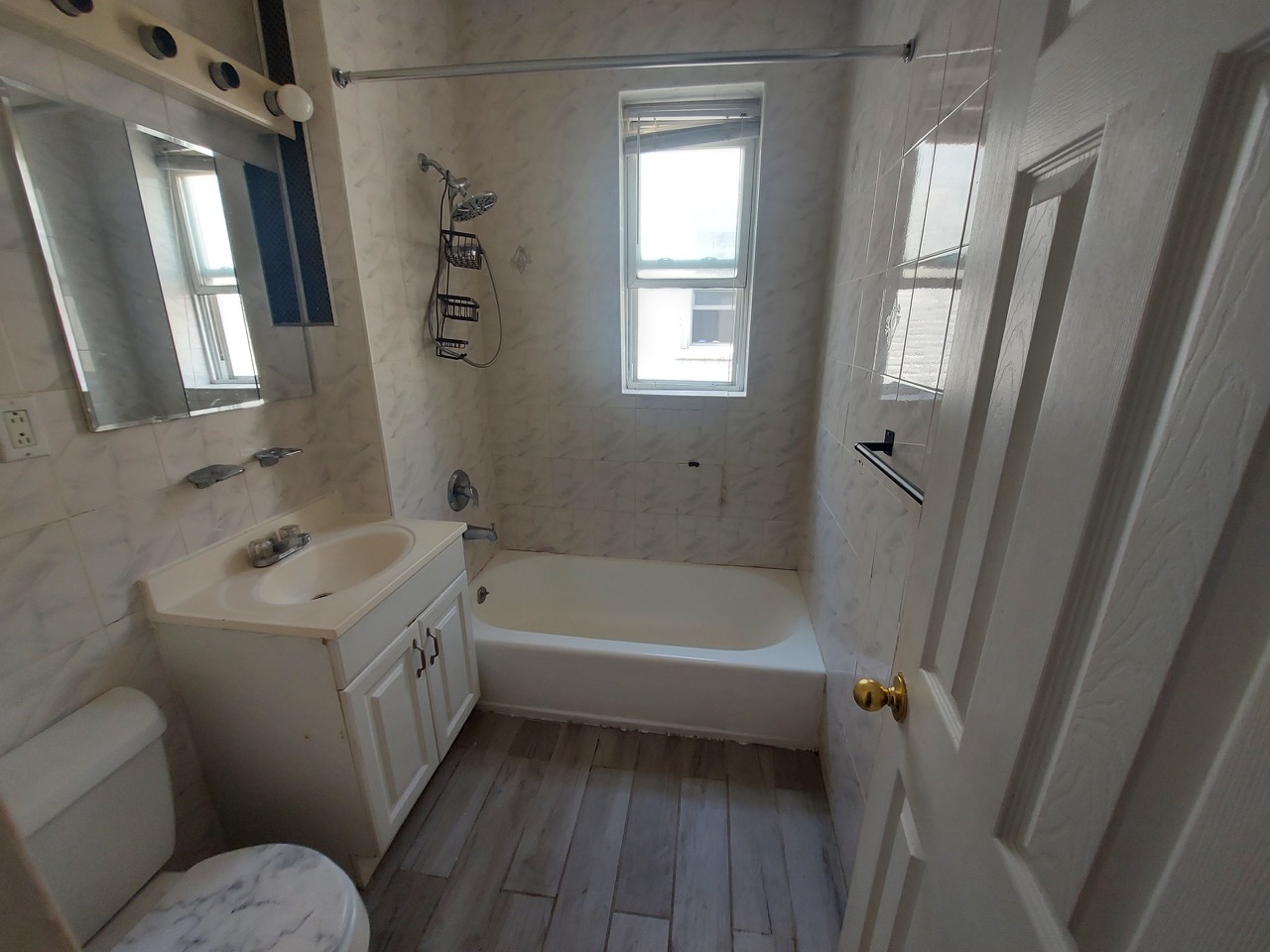 Brooklyn, New York, 11212, United States, 6 Bedrooms Bedrooms, ,2 BathroomsBathrooms,Residential,For Sale,1899398