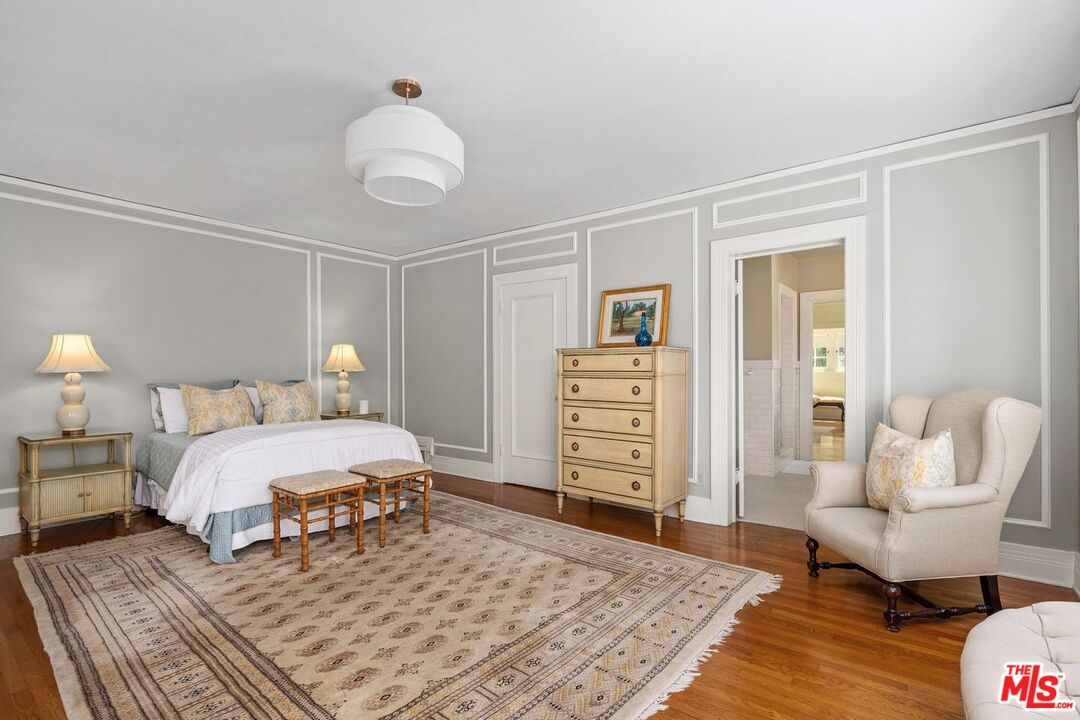 Los Angeles, California, 90004, United States, 5 Bedrooms Bedrooms, ,3 BathroomsBathrooms,Residential,For Sale,1940540