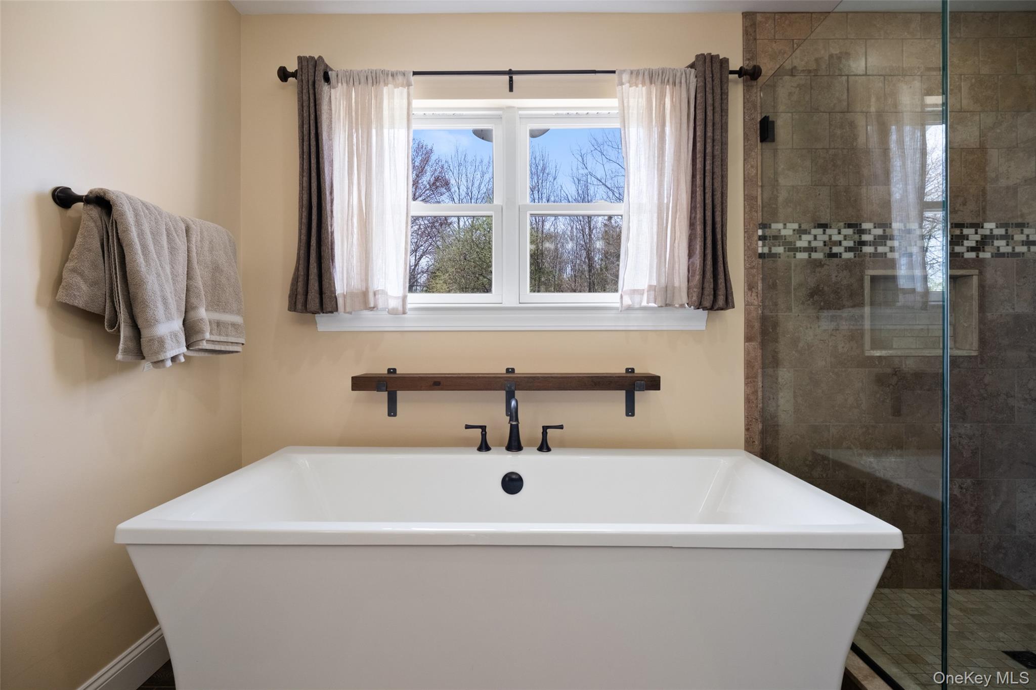 Poughkeepsie, New York, 12603, United States, 4 Bedrooms Bedrooms, ,5 BathroomsBathrooms,Residential,For Sale,1916939