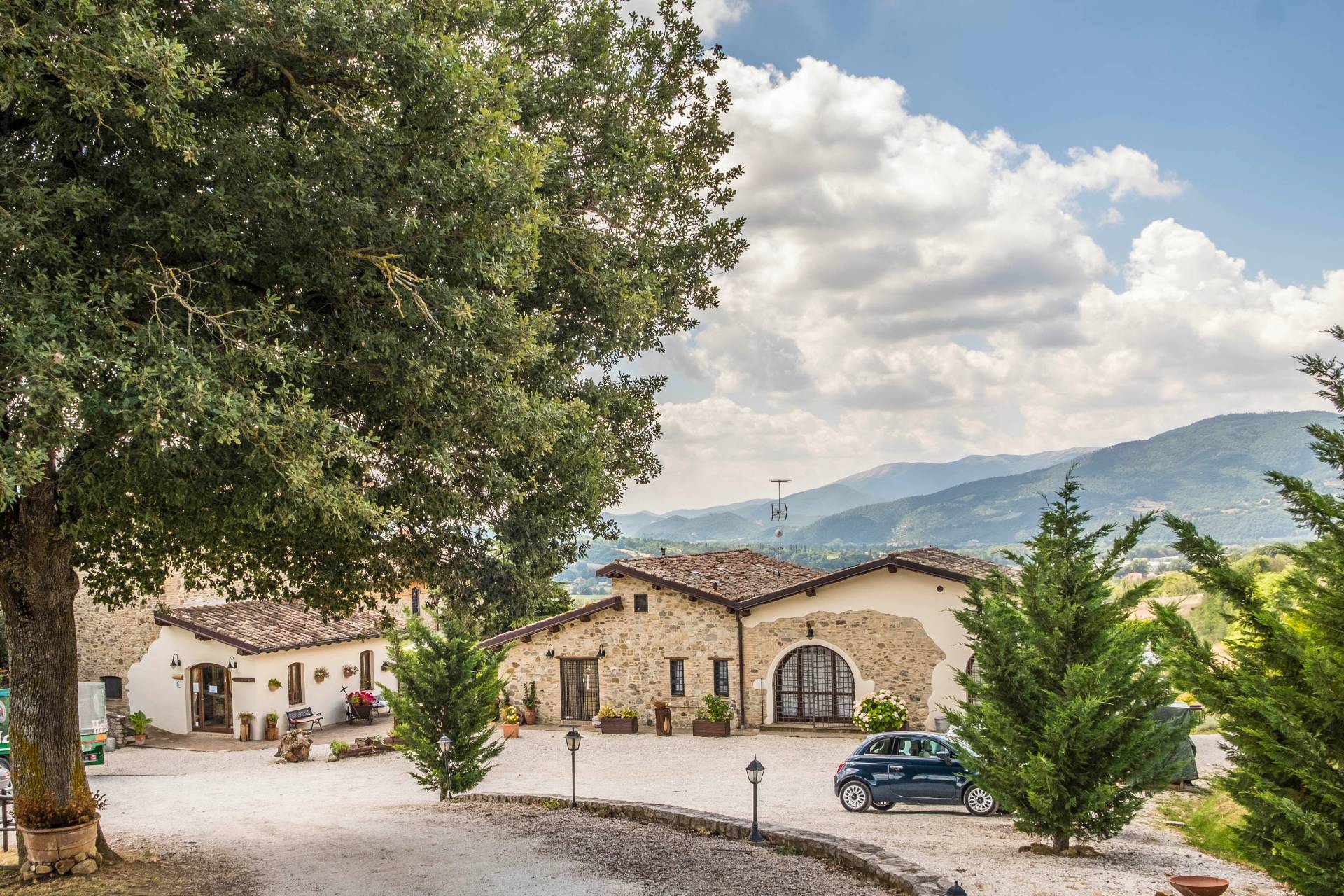 Umbertide, Perugia, 06019, IT, 12 Bedrooms Bedrooms, ,14 BathroomsBathrooms,Residential,For Sale,1986258