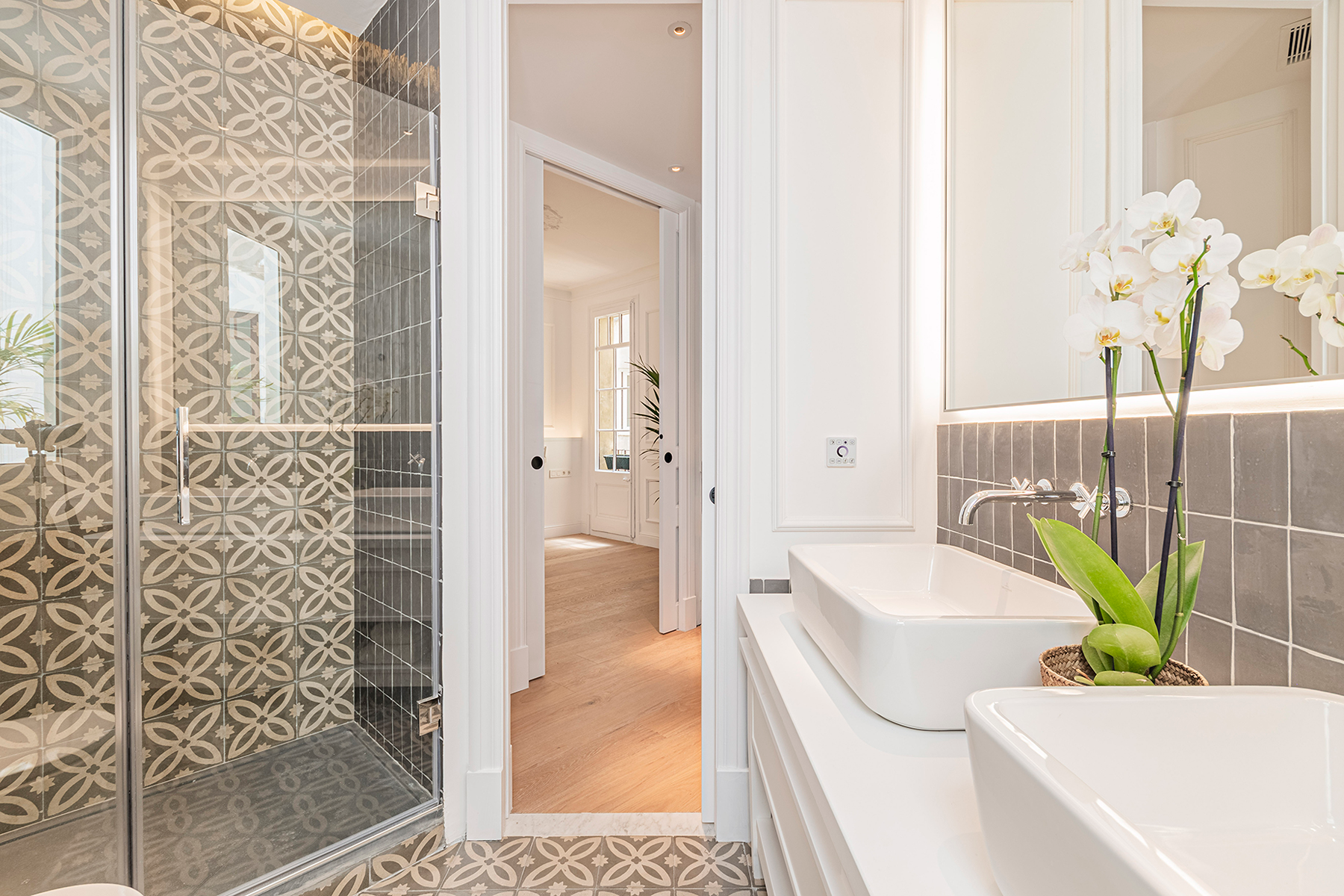  Extraordinary apartment on high floor in central Eixample - 物件實景