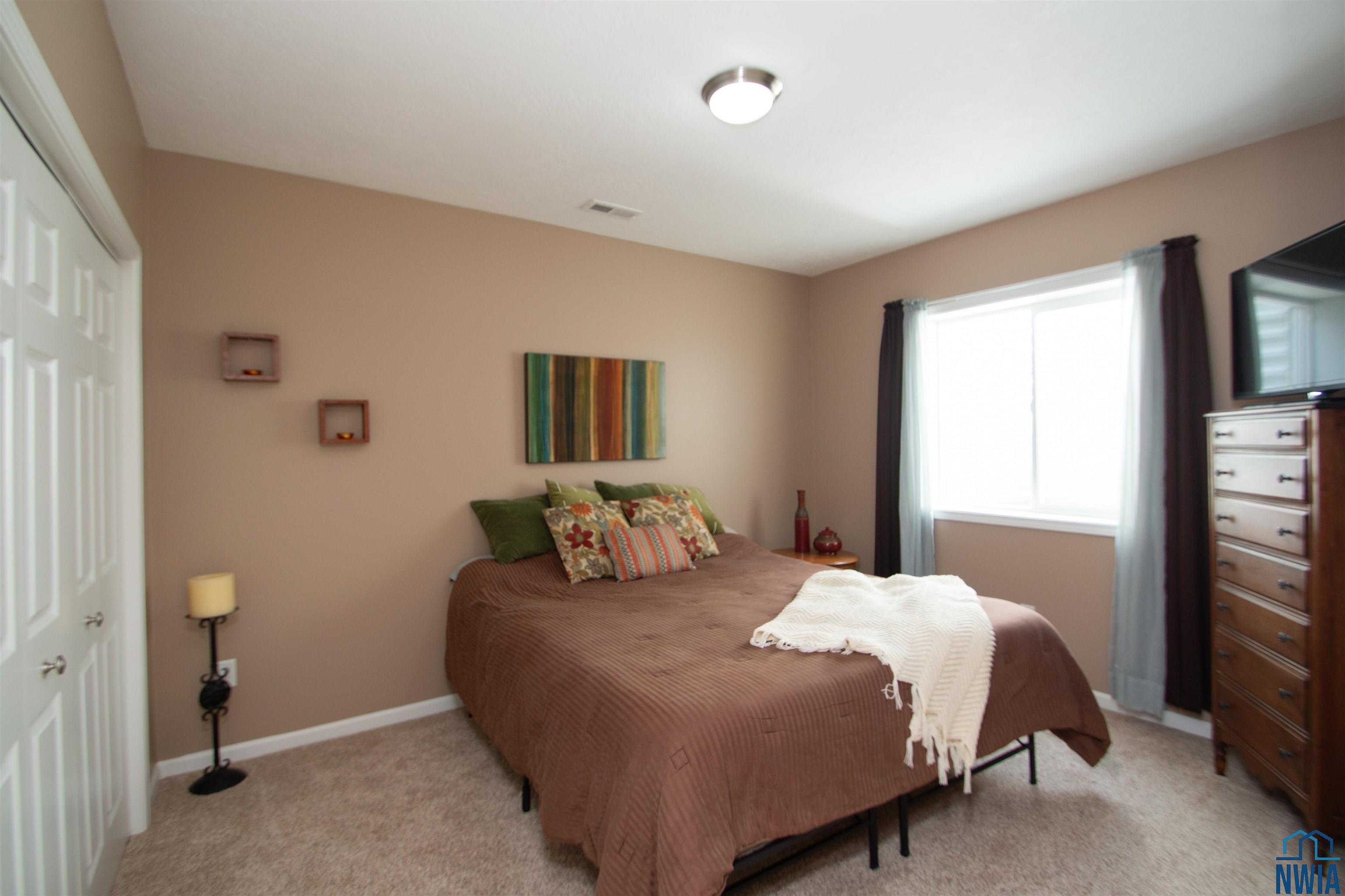 Dakota Dunes, South Dakota, 57049, United States, 4 Bedrooms Bedrooms, ,3 BathroomsBathrooms,Residential,For Sale,1979116