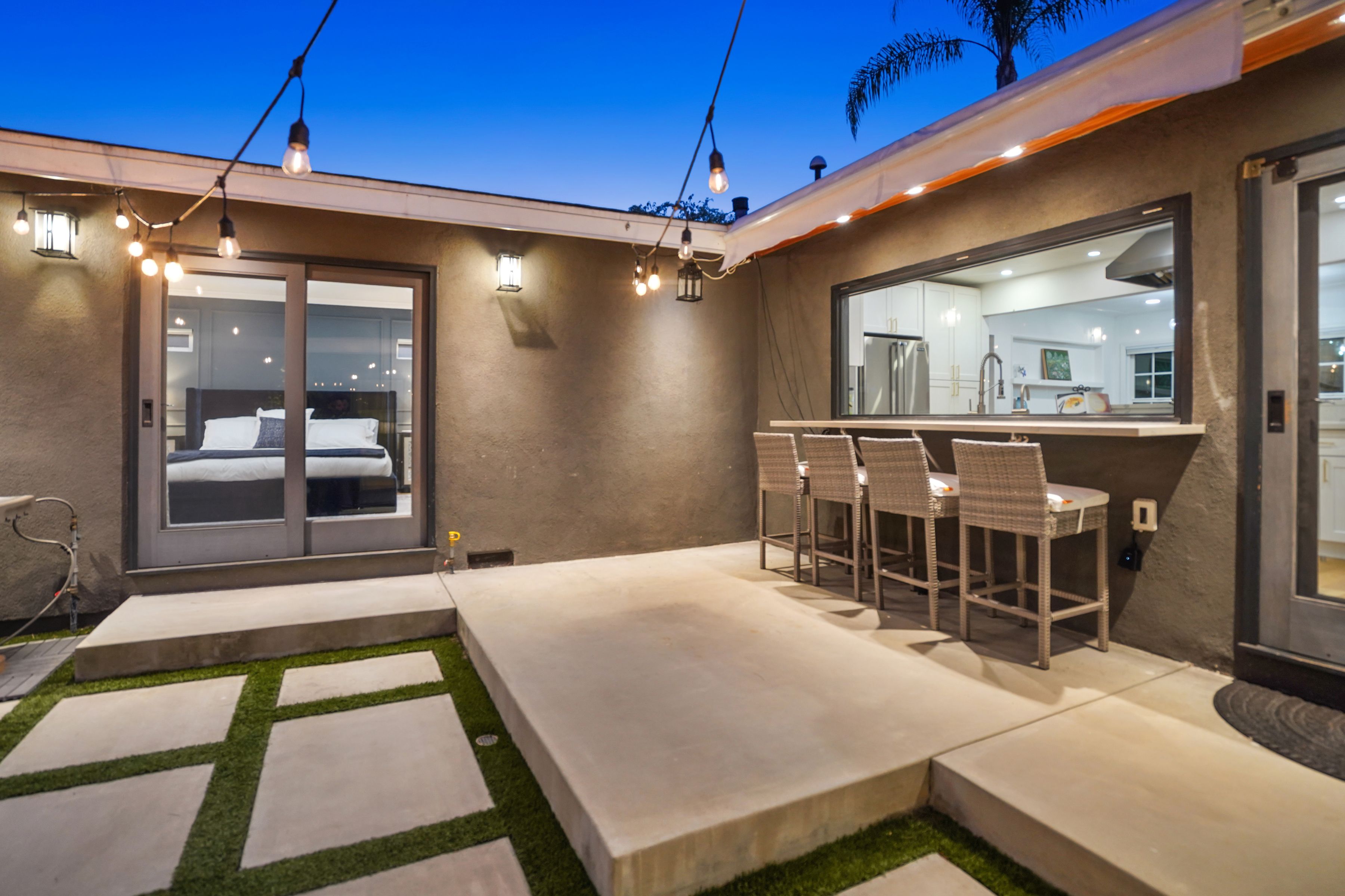  4744 Camellia Avenue - 物件實景
