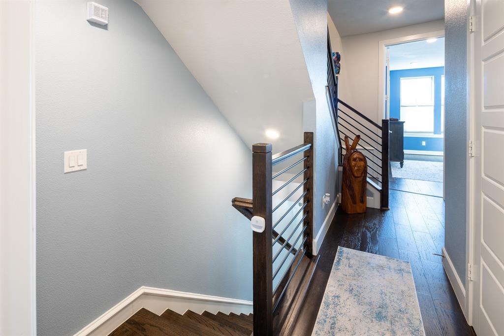 Dallas, Texas, 75212, United States, 3 Bedrooms Bedrooms, ,4 BathroomsBathrooms,Residential,For Sale,1966564